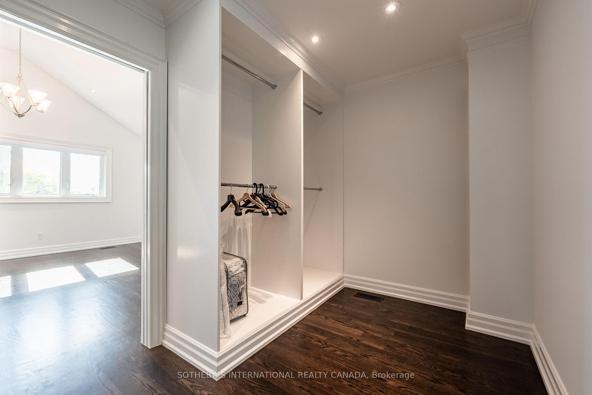 7 Louise Avenue photo 20