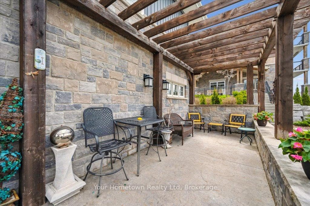 27 Stumpf Street Unit 27B photo 3