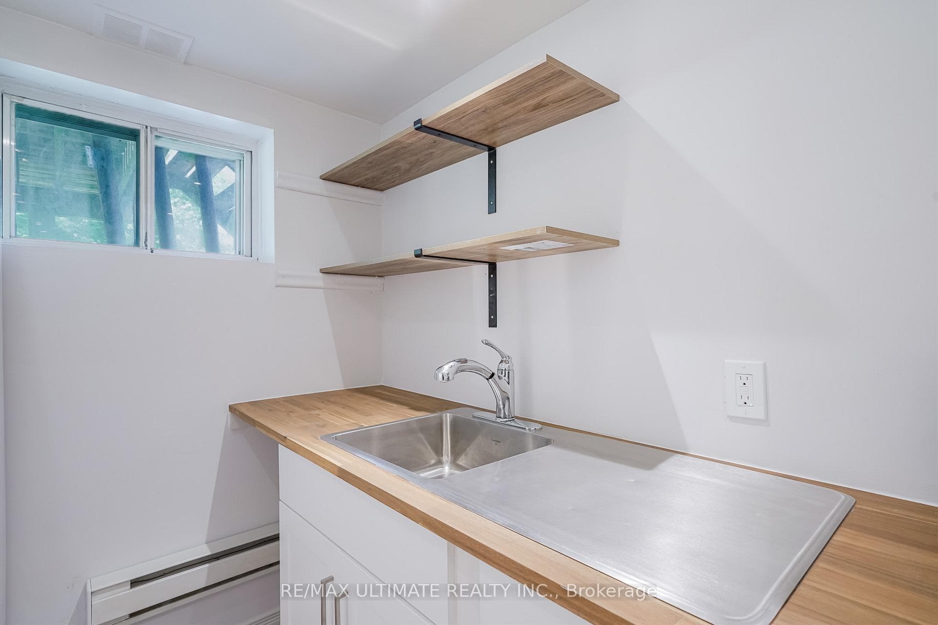 152 Westbourne Avenue Unit Lower photo 12