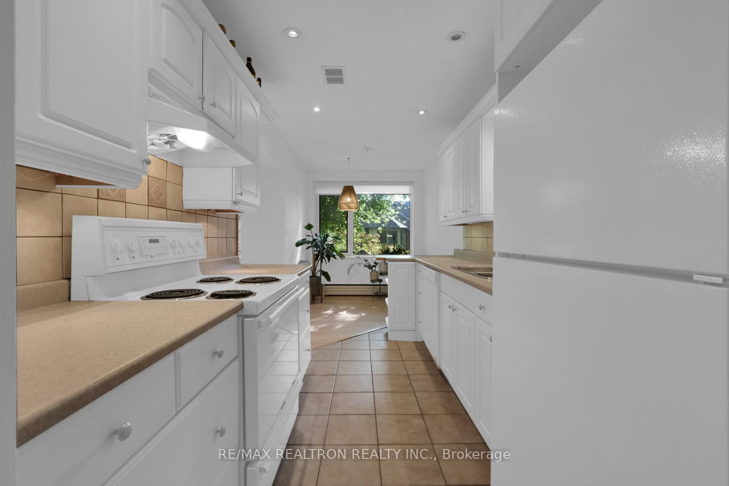 1901 Bayview Avenue Unit 109 photo 17