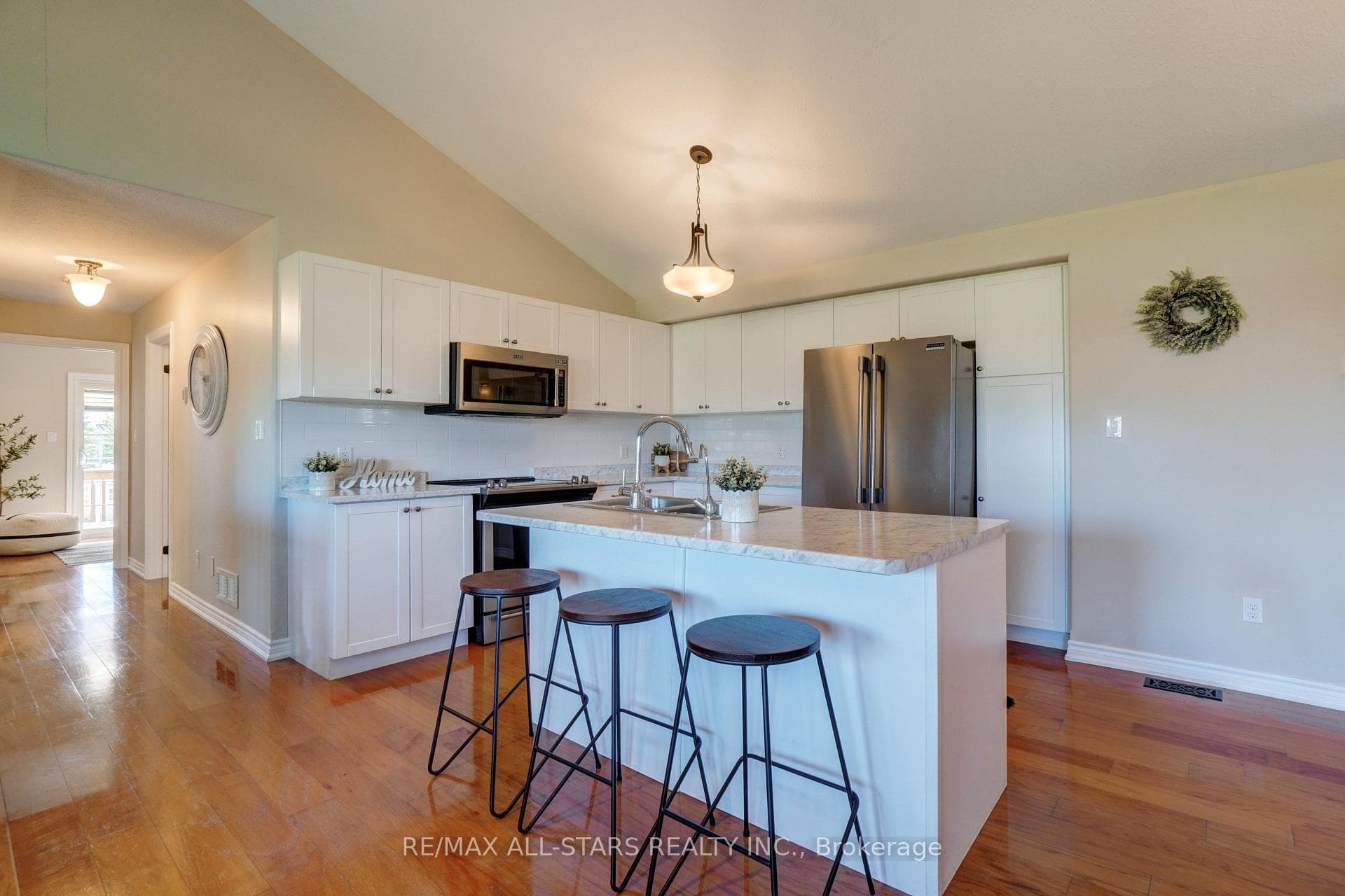 14 Laurent Boulevard photo 12