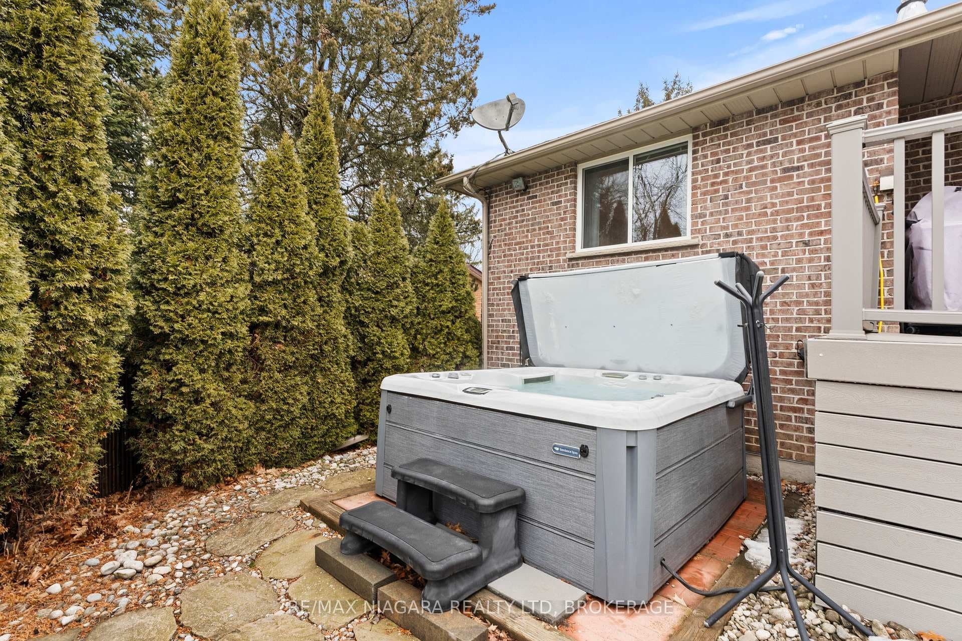 111 Pearson Road photo 39