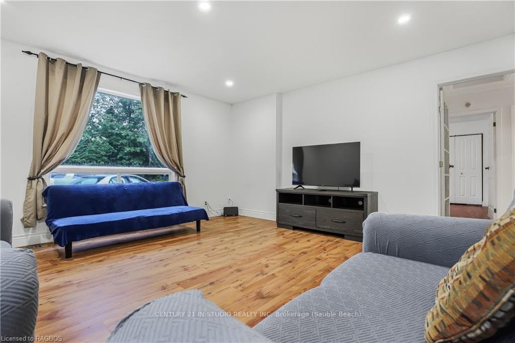 27 HEMLOCK Road photo 35