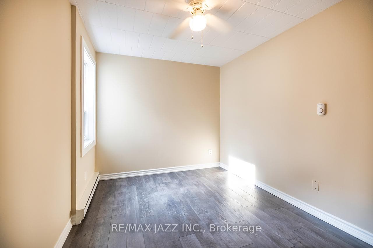 540 Mary Street Unit 2 photo 9