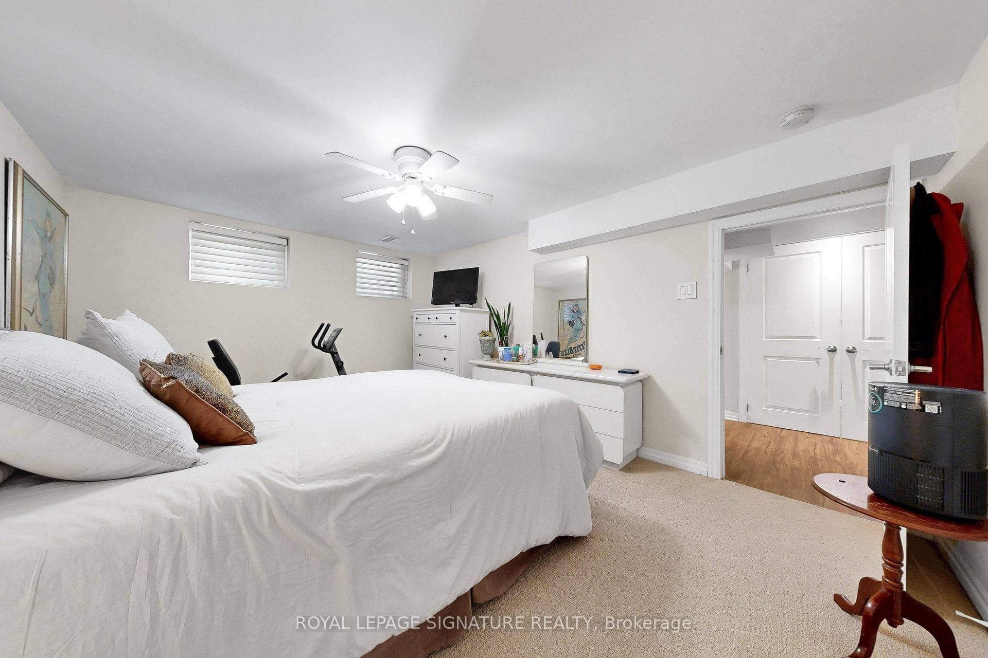 16 Renault Crescent photo 39