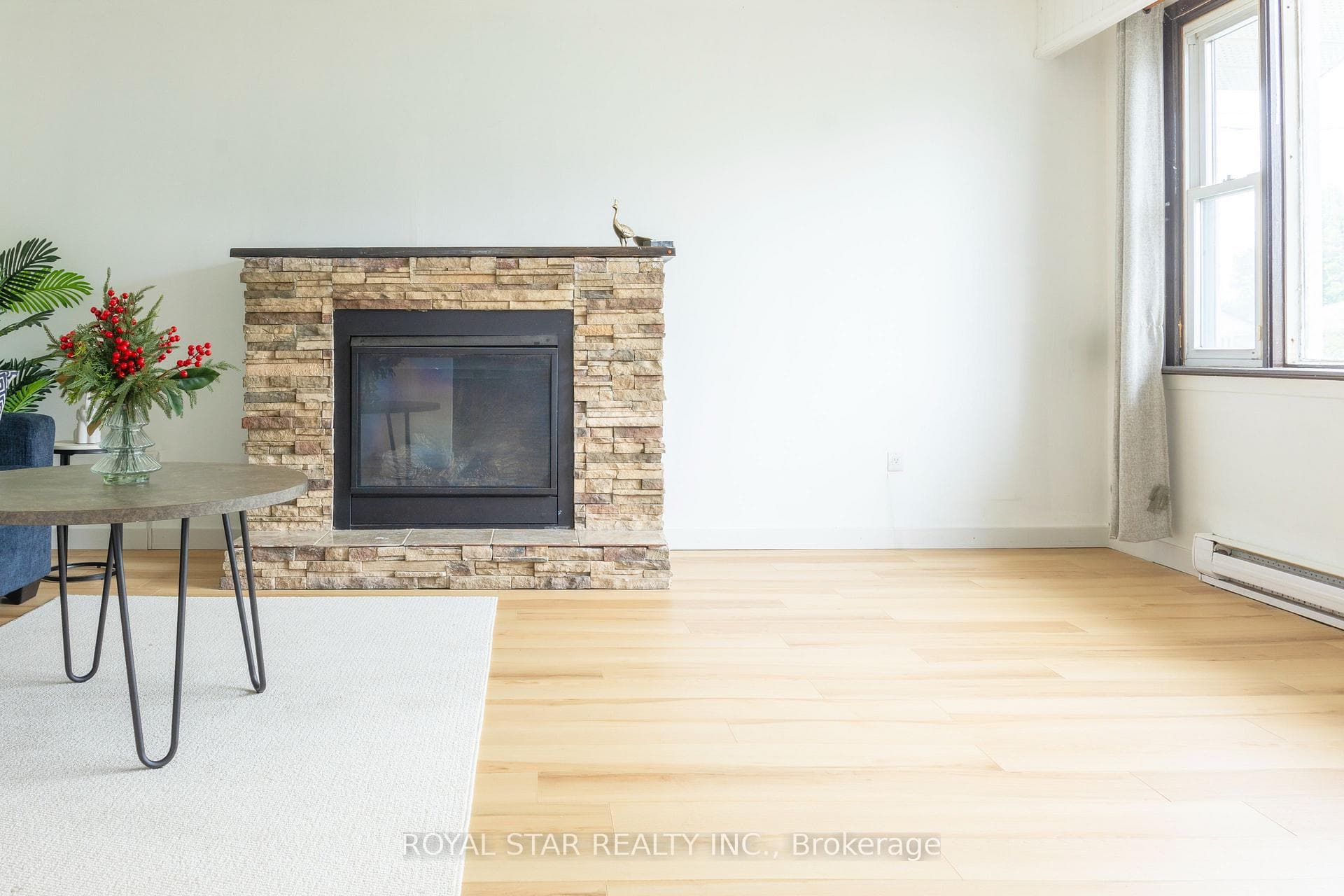 60 Charlotte Avenue photo 9