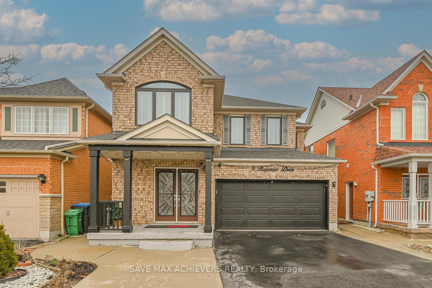 8 Bayridge Drive photo 2