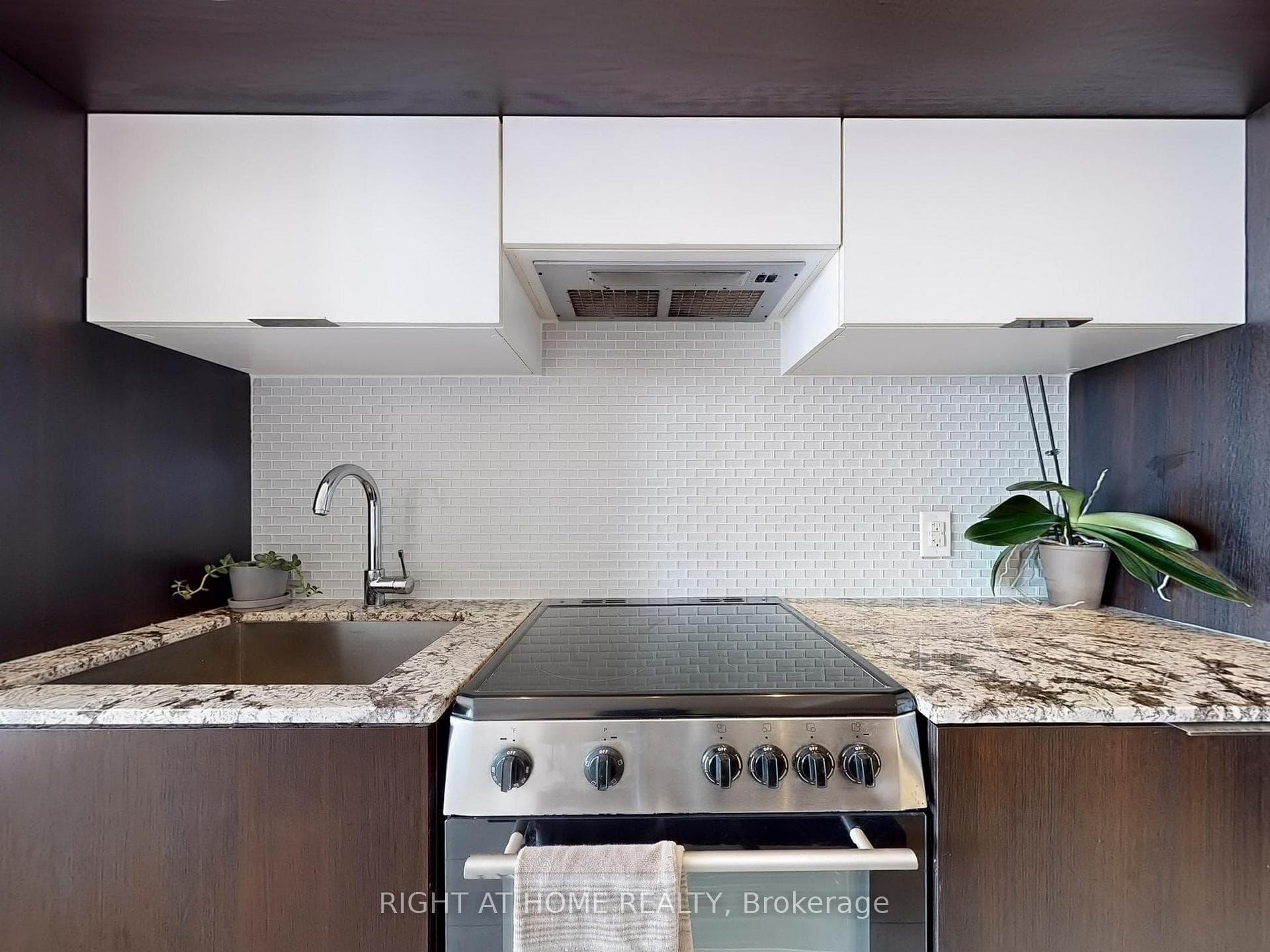 159 Dundas Street Unit 3803 photo 10
