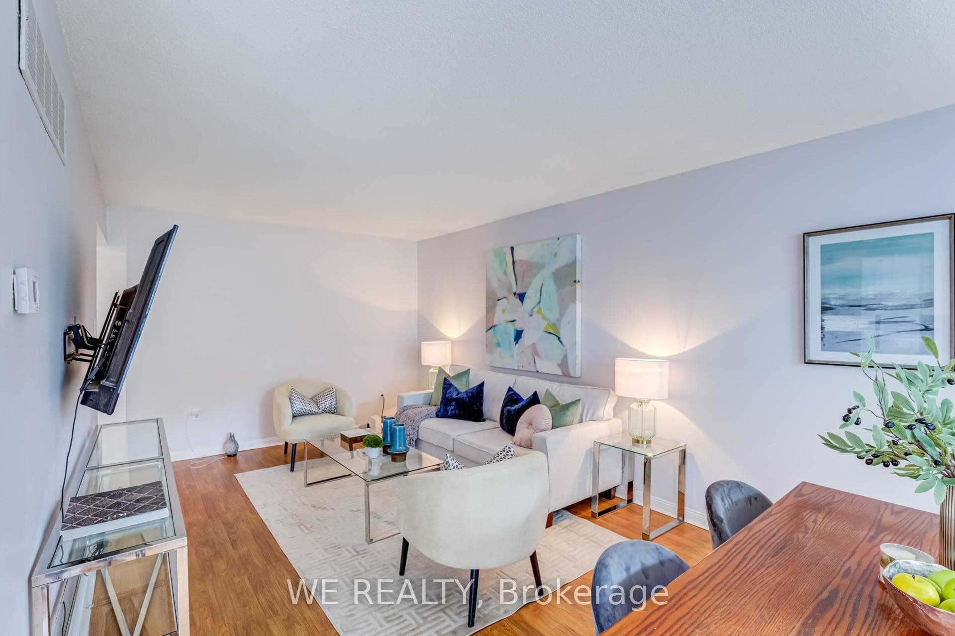 1051 Sandhurst Circle Unit 14 photo 11
