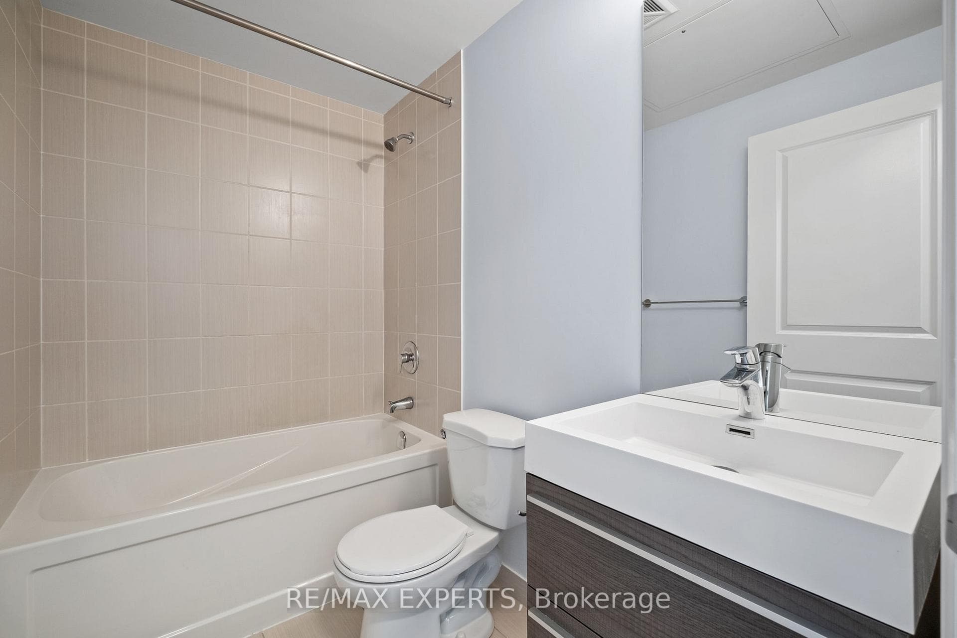 17 Zorra Street Unit 2101 photo 23
