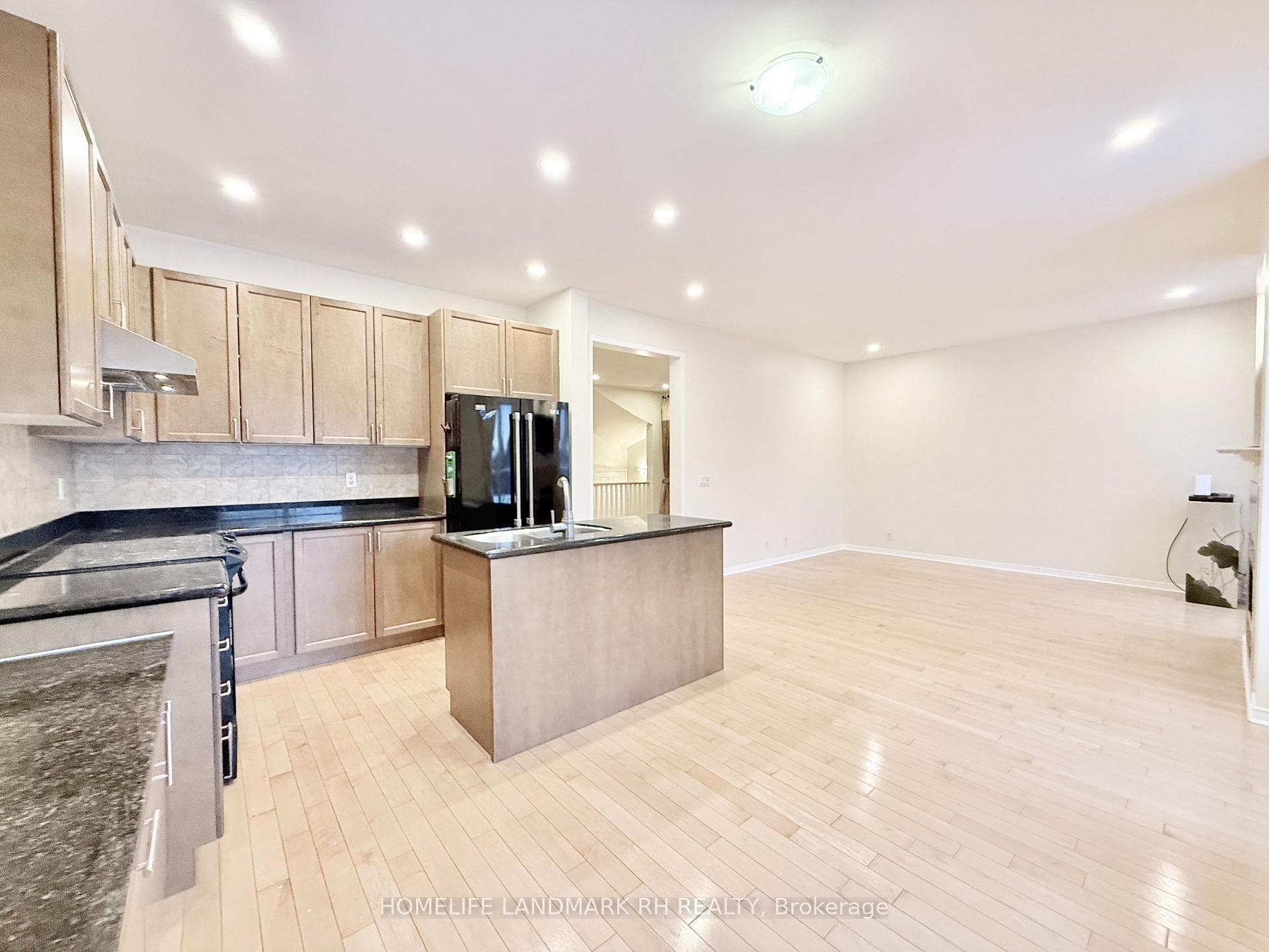 24 Spring Farm Road Unit Main photo 15
