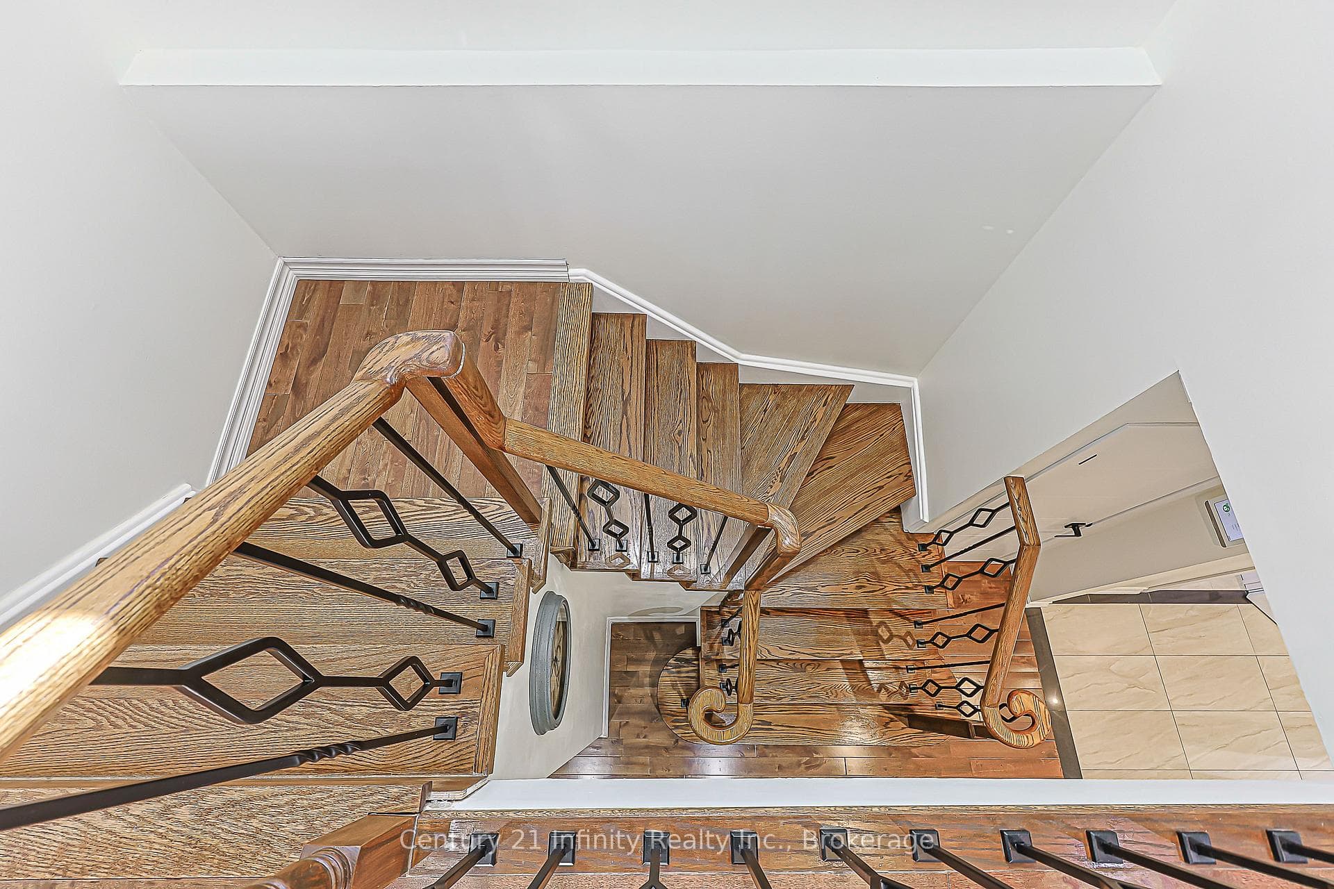 867 Renaissance Drive photo 28