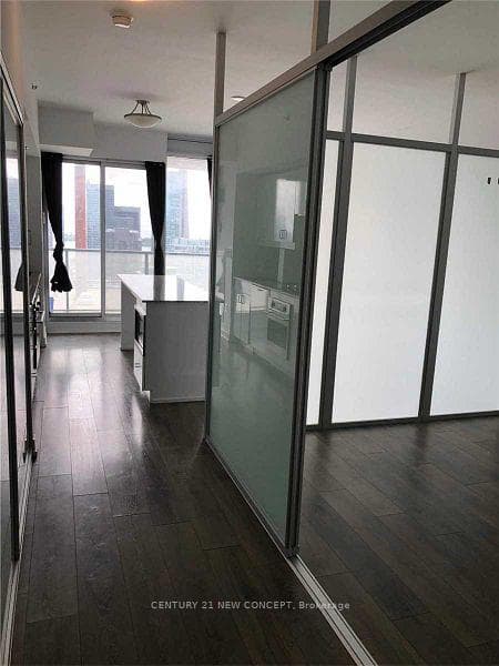426 University Avenue Unit 3807 photo 2