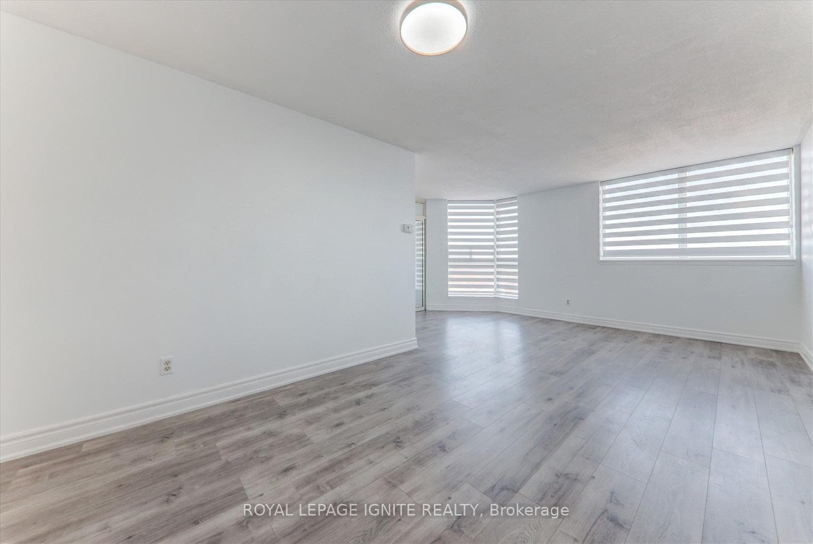 2466 Eglinton Avenue Unit 712 photo 9