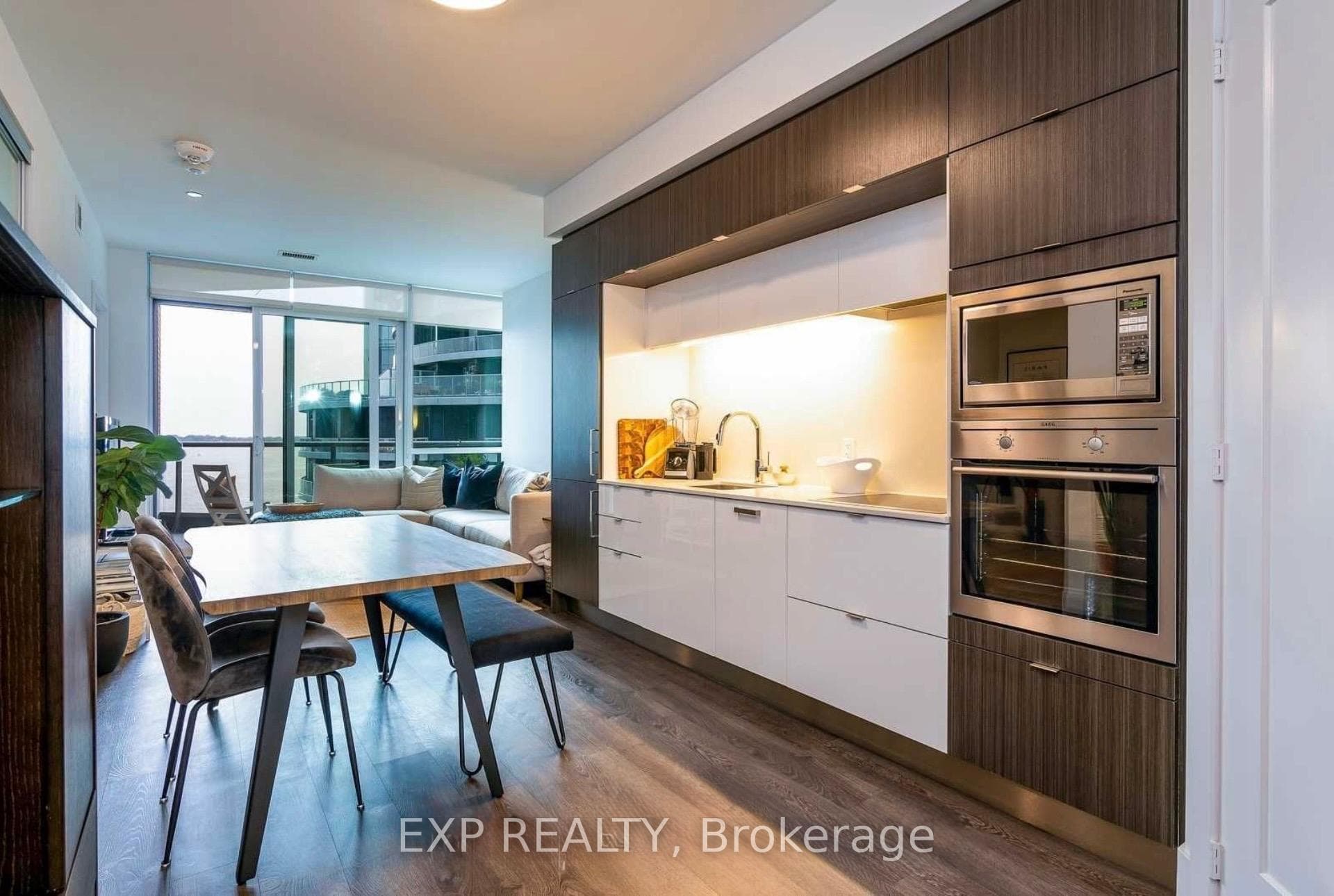 1 Edgewater Drive Unit 613 photo 3