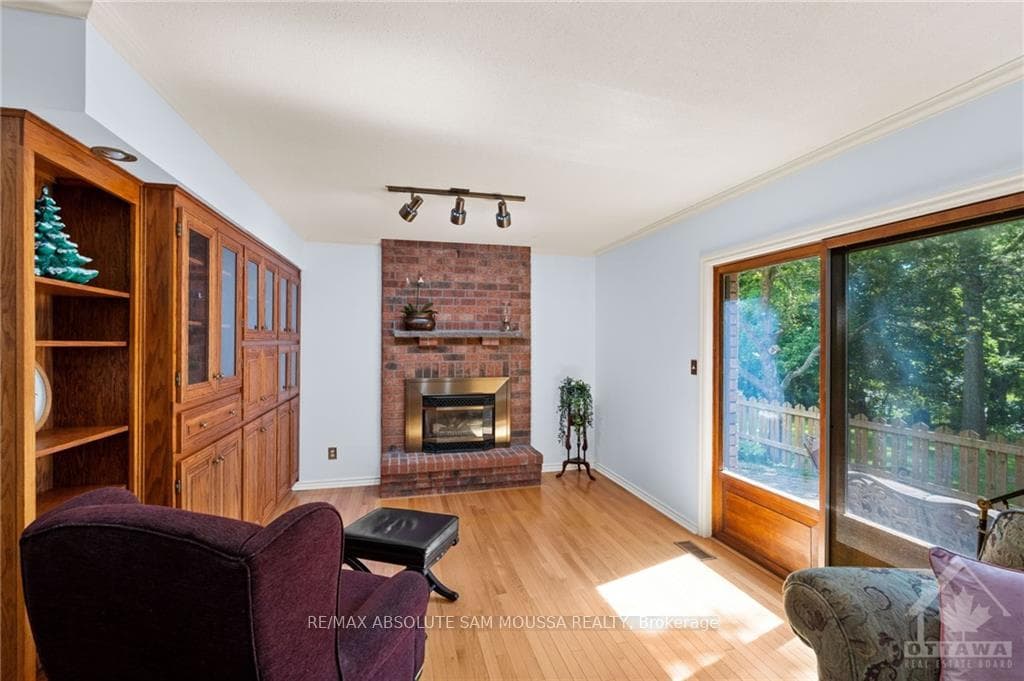 108 BELL Street photo 16