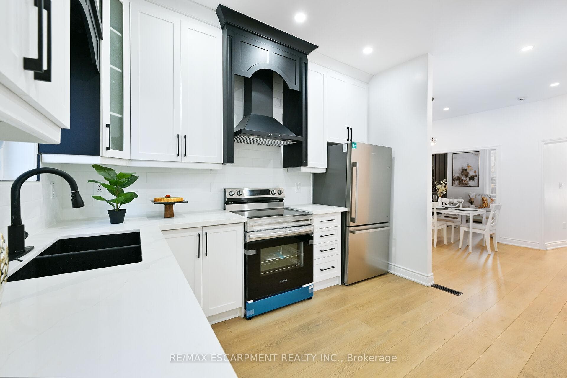58 Gibson Avenue photo 16