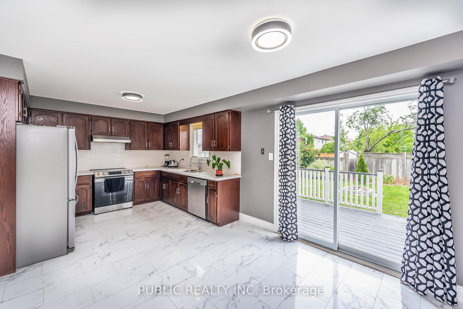 66 Valera Drive photo 8