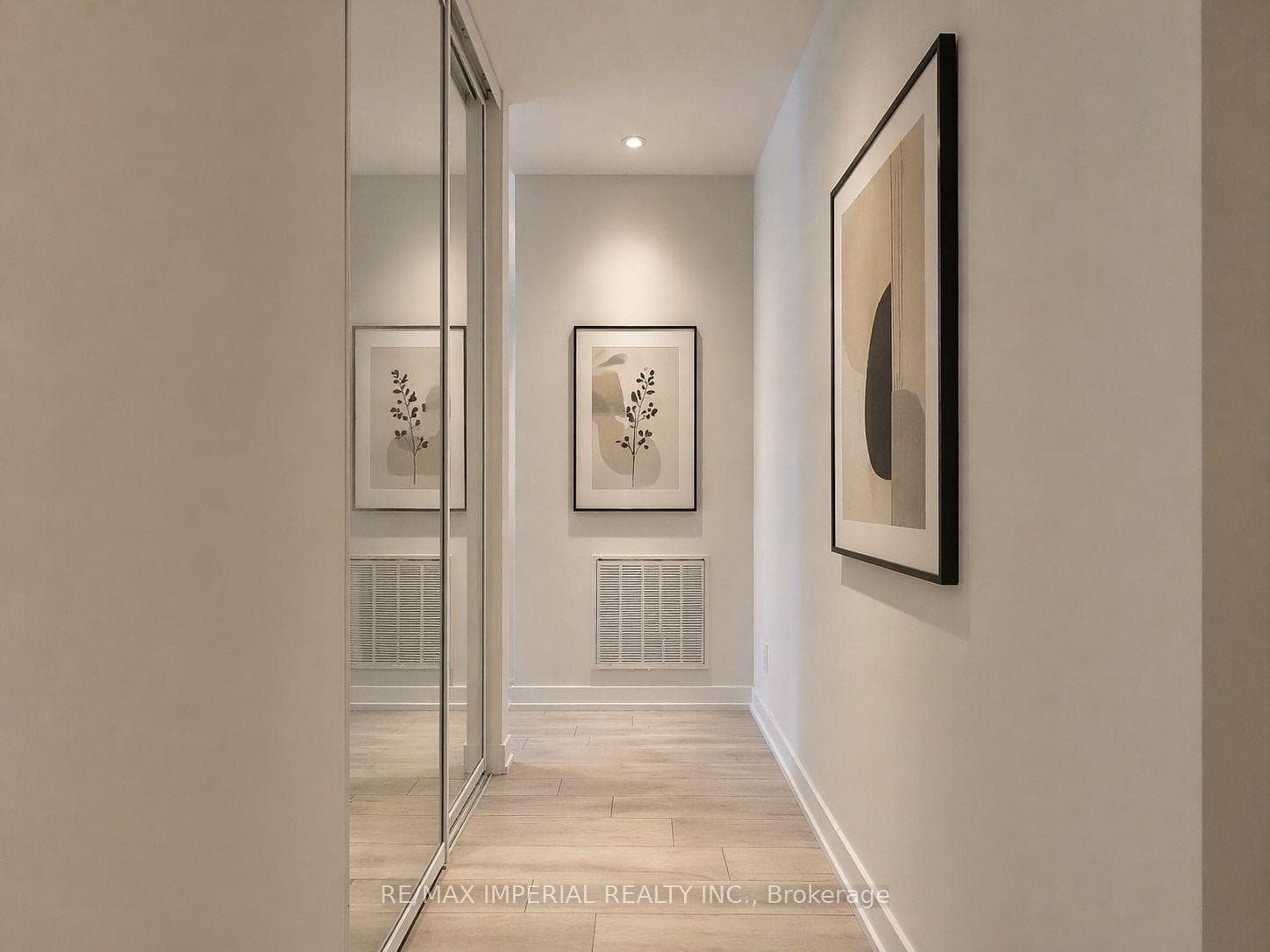 Hallway (virtual staging)