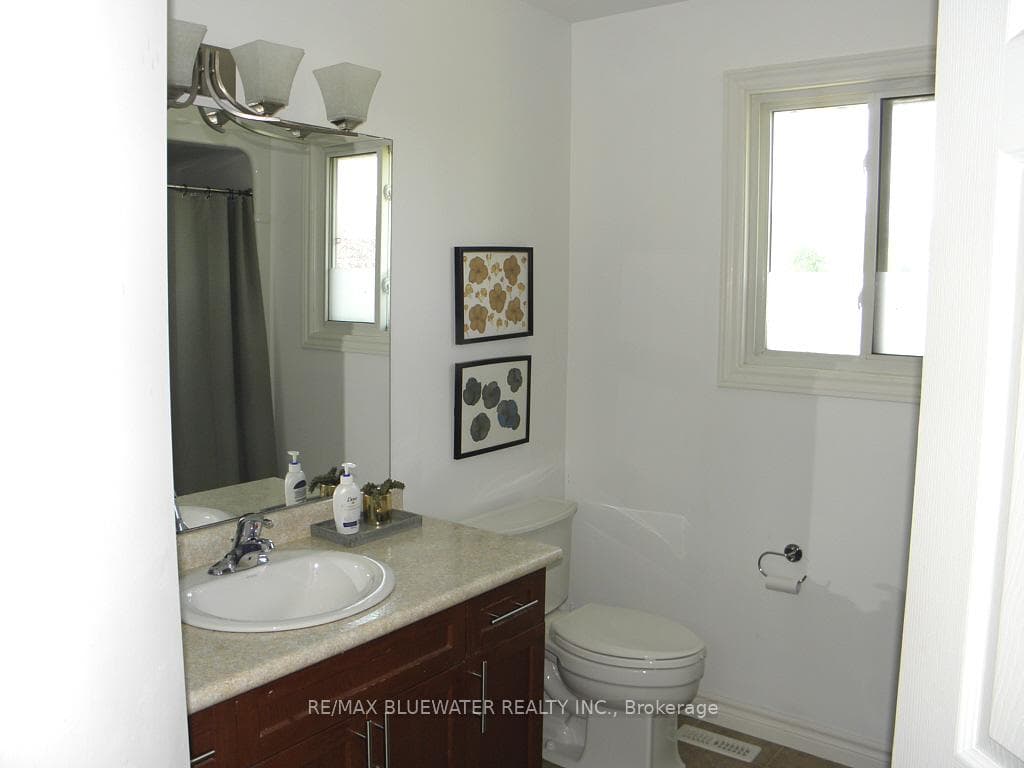 95 Deborah Drive photo 23