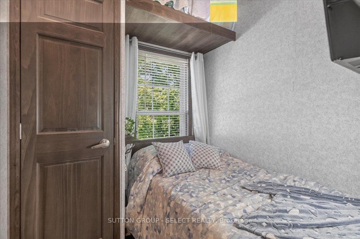 8685 Rock Glen Road Unit 402 photo 12