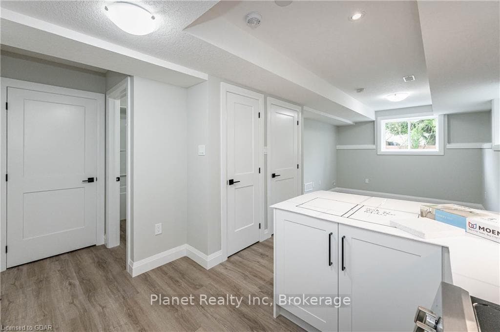 330 Exhibition Street Unit 2 photo 3