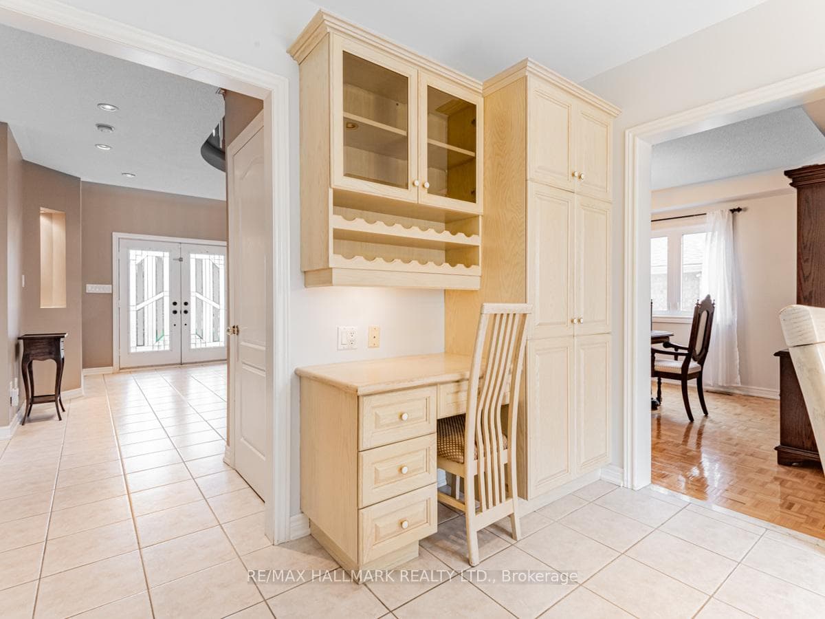 86 Lois Drive photo 12