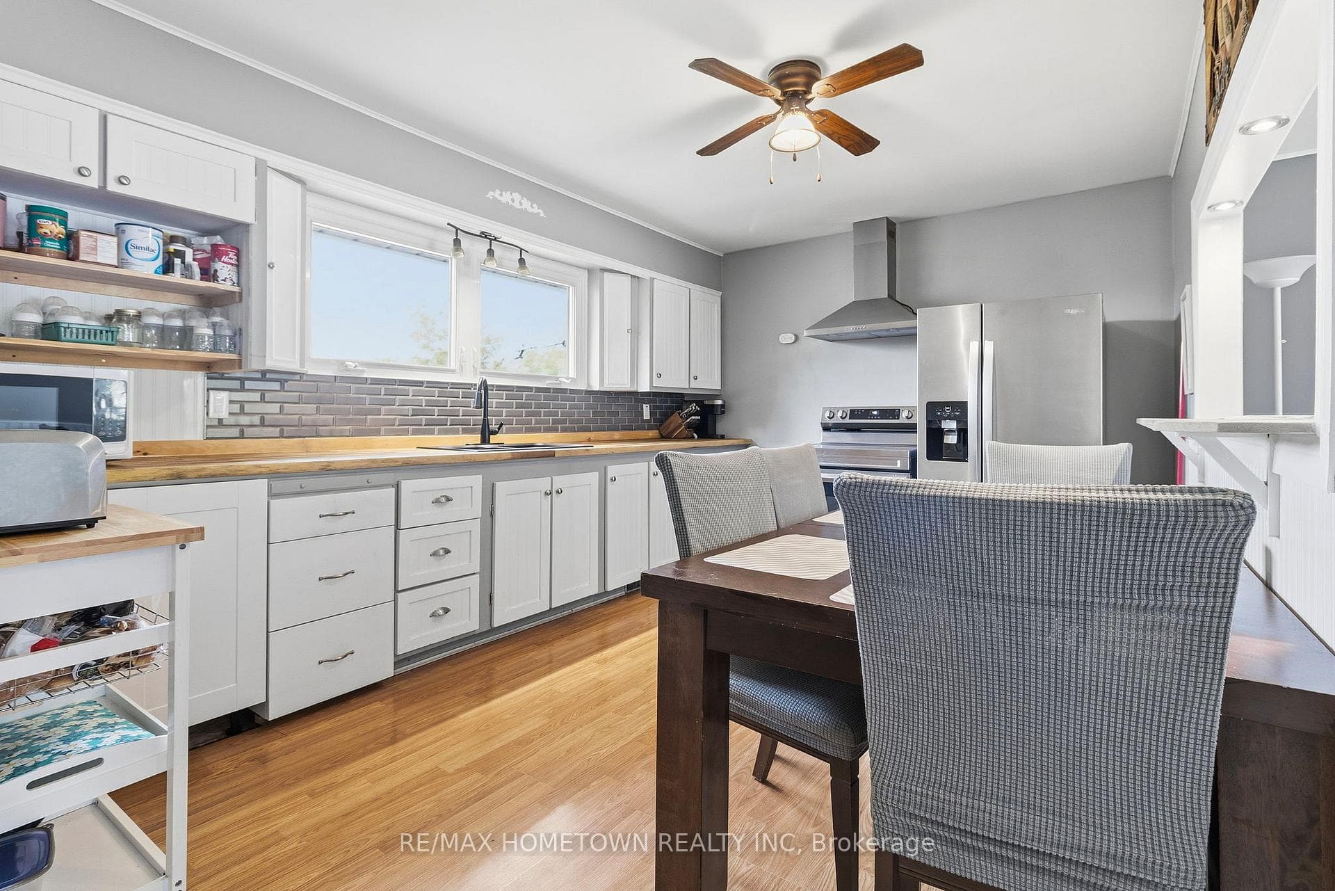 2038 Dundas Street photo 16