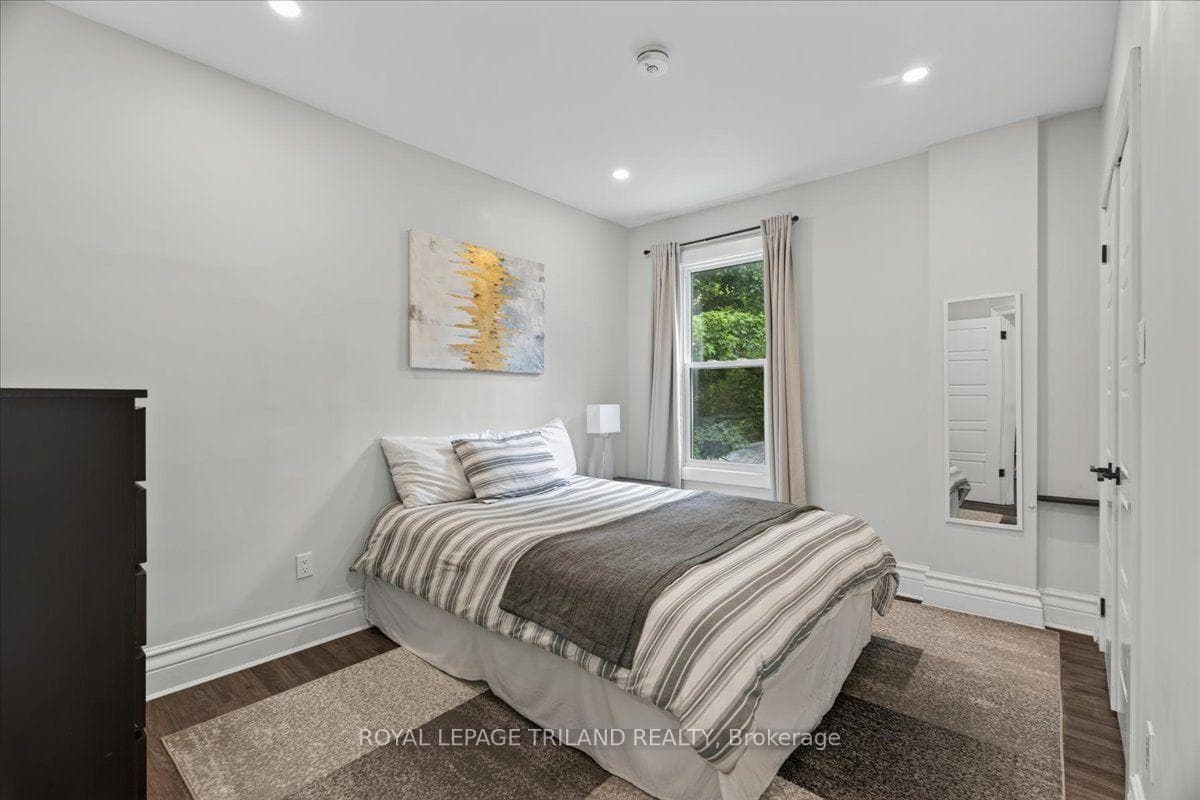 133 Wilson Avenue photo 24