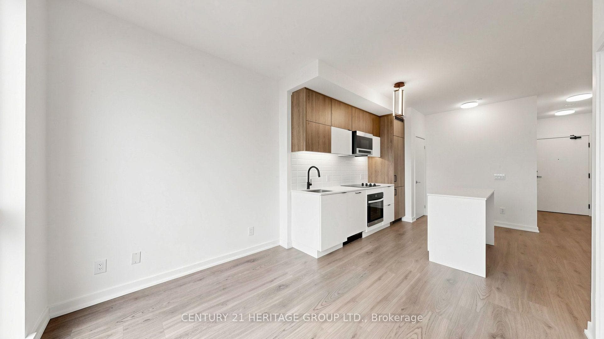8888 Yonge Street Unit 718 photo 13
