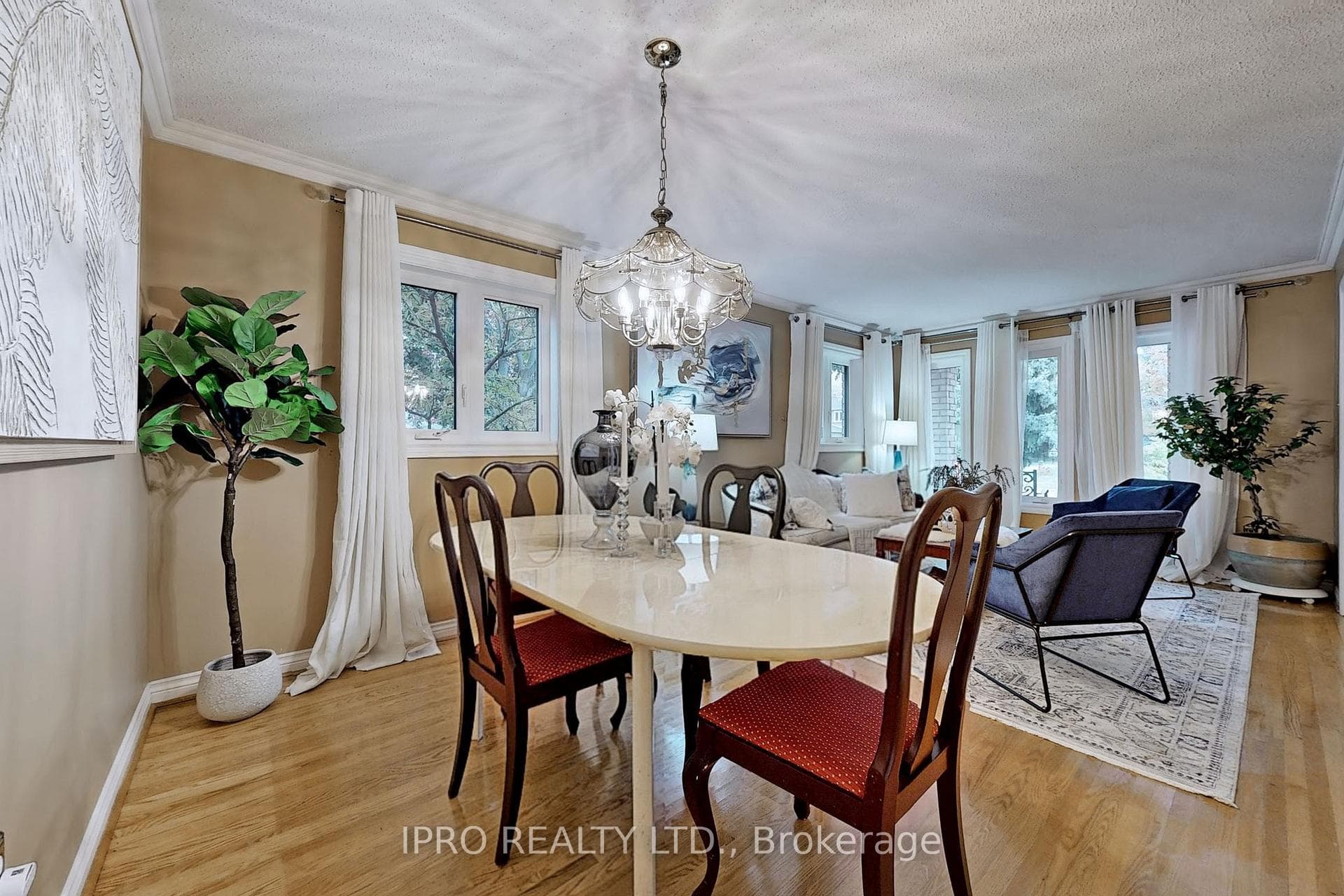629 Avonwick Avenue photo 4