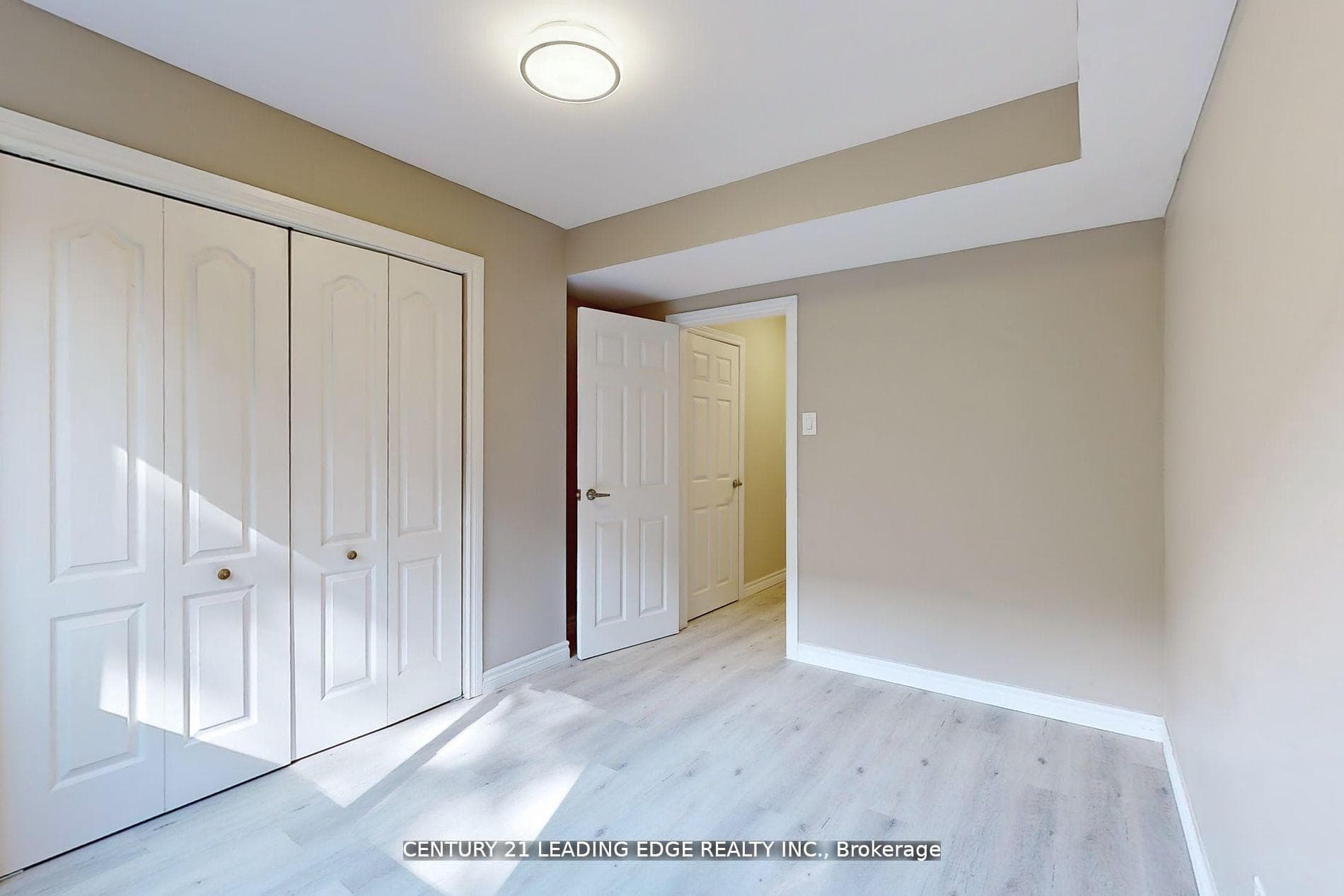 1041 LILLIAN Street photo 28