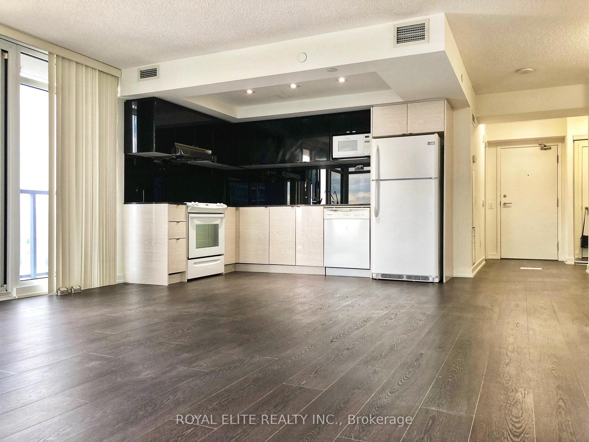 72 Esther Shiner Boulevard Unit 2206 photo 2