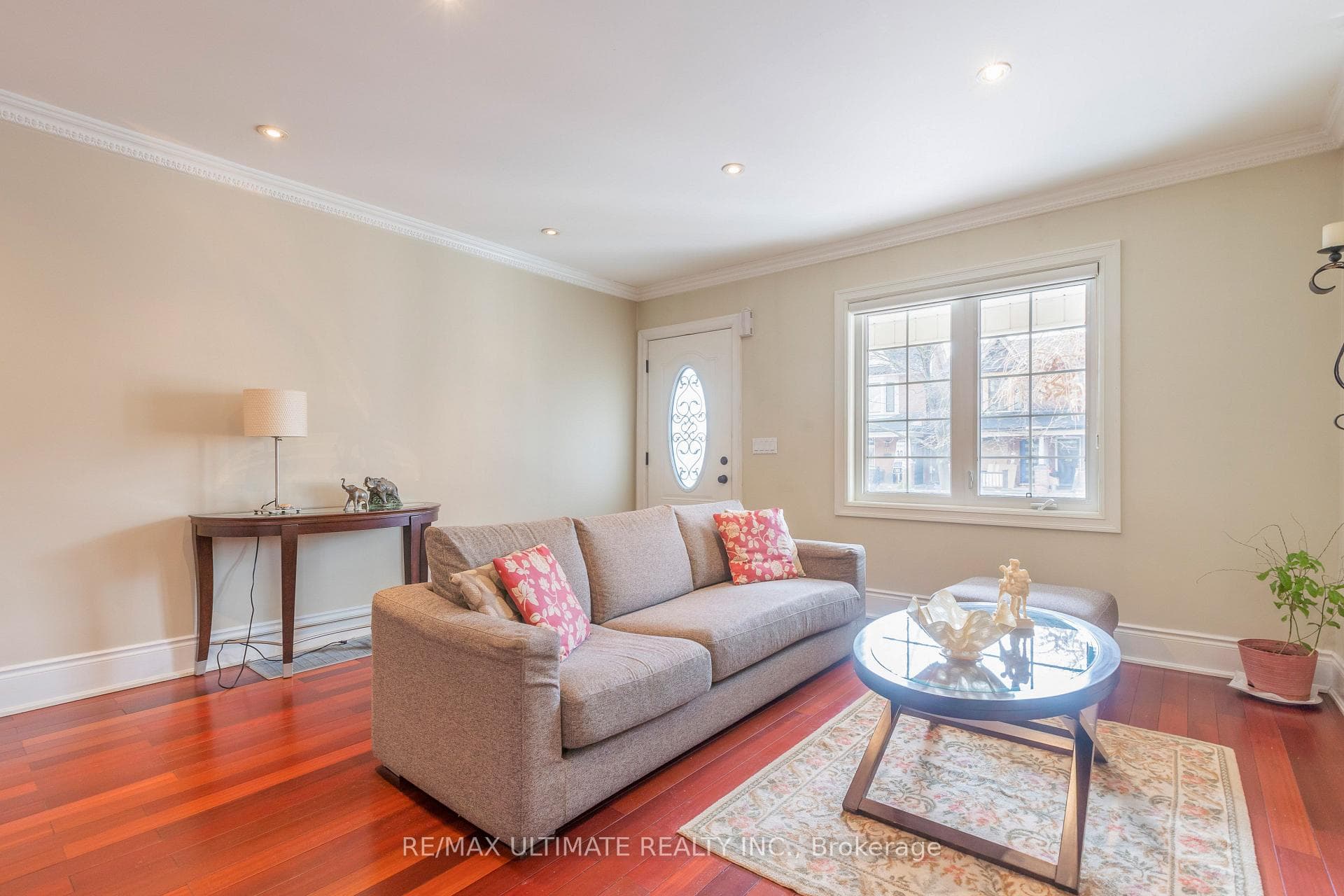 116 Ascot Avenue photo 5