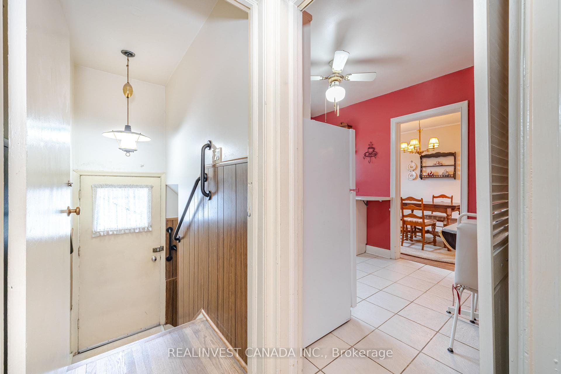 Separate entrance to basement