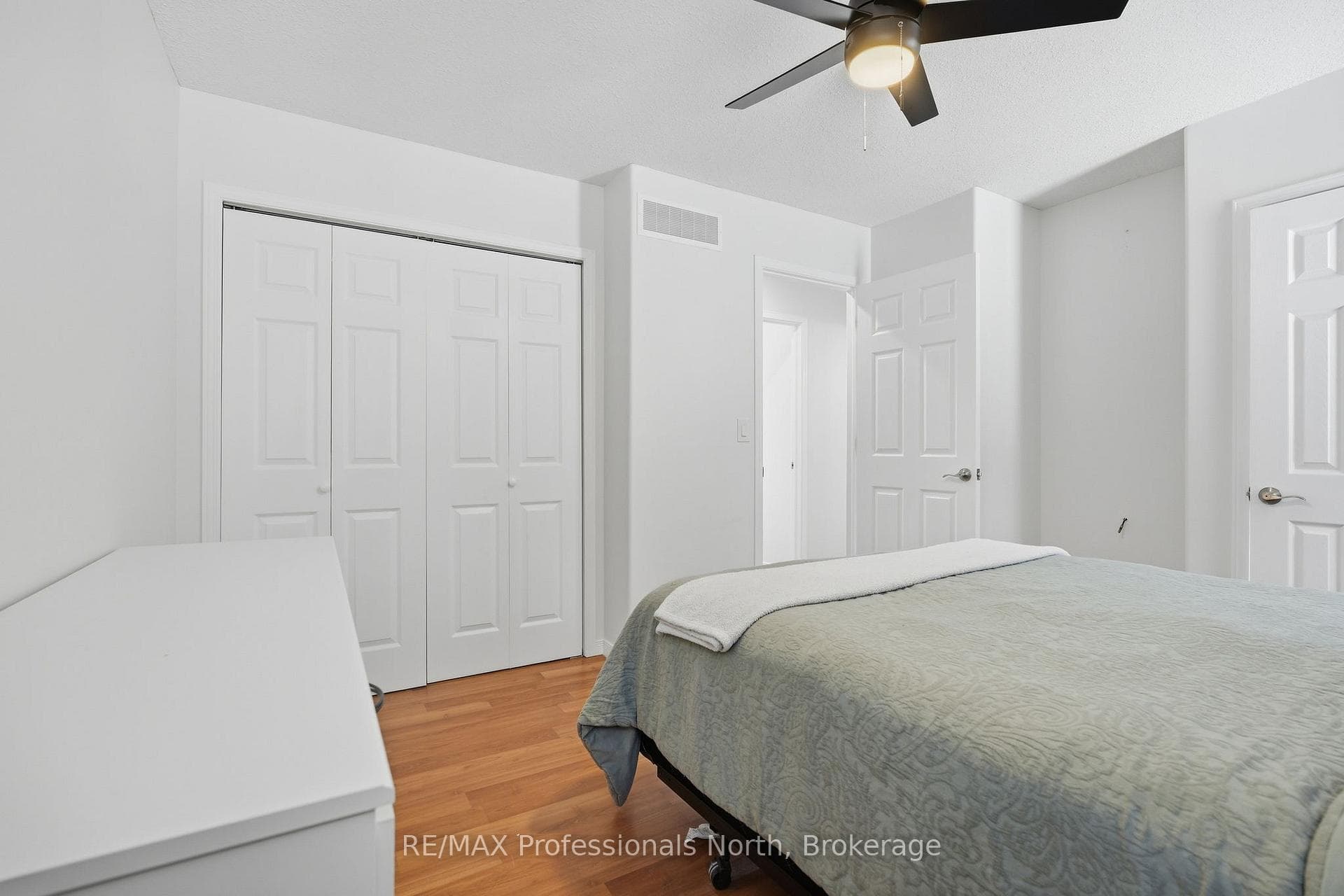 1036 Post Road photo 19