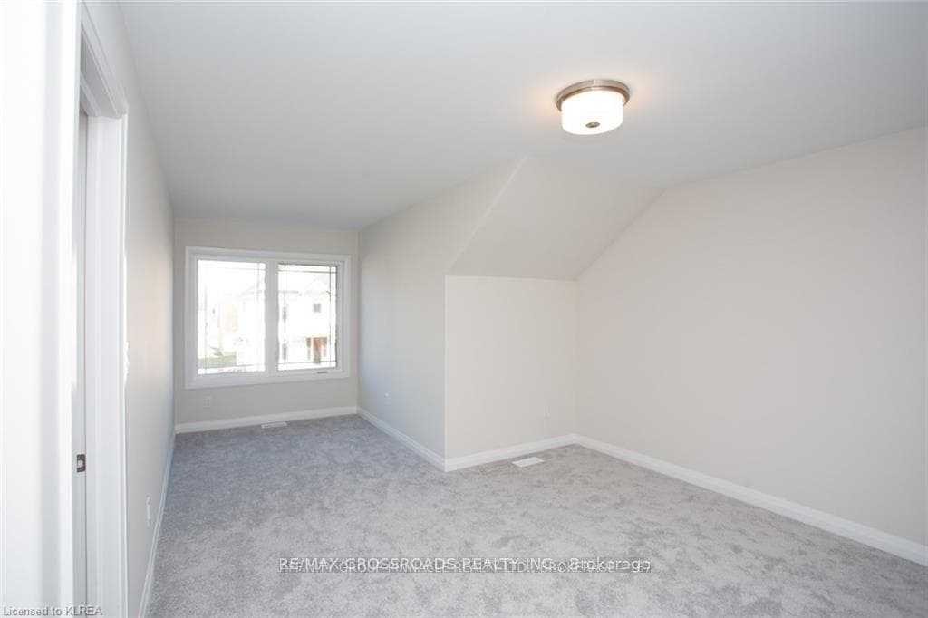 535 Macintosh Grove photo 19