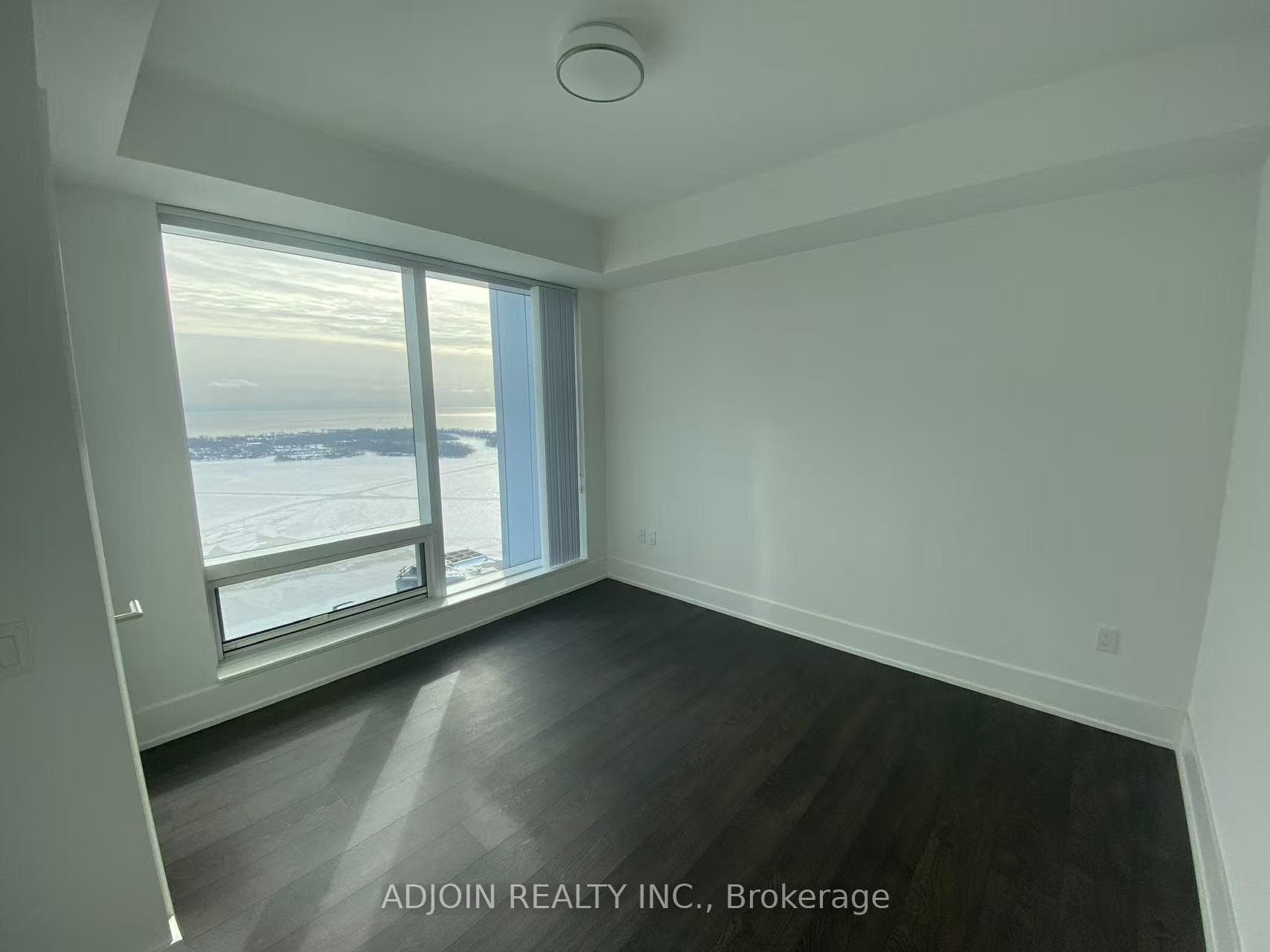 10 York Street Unit 5205 photo 5