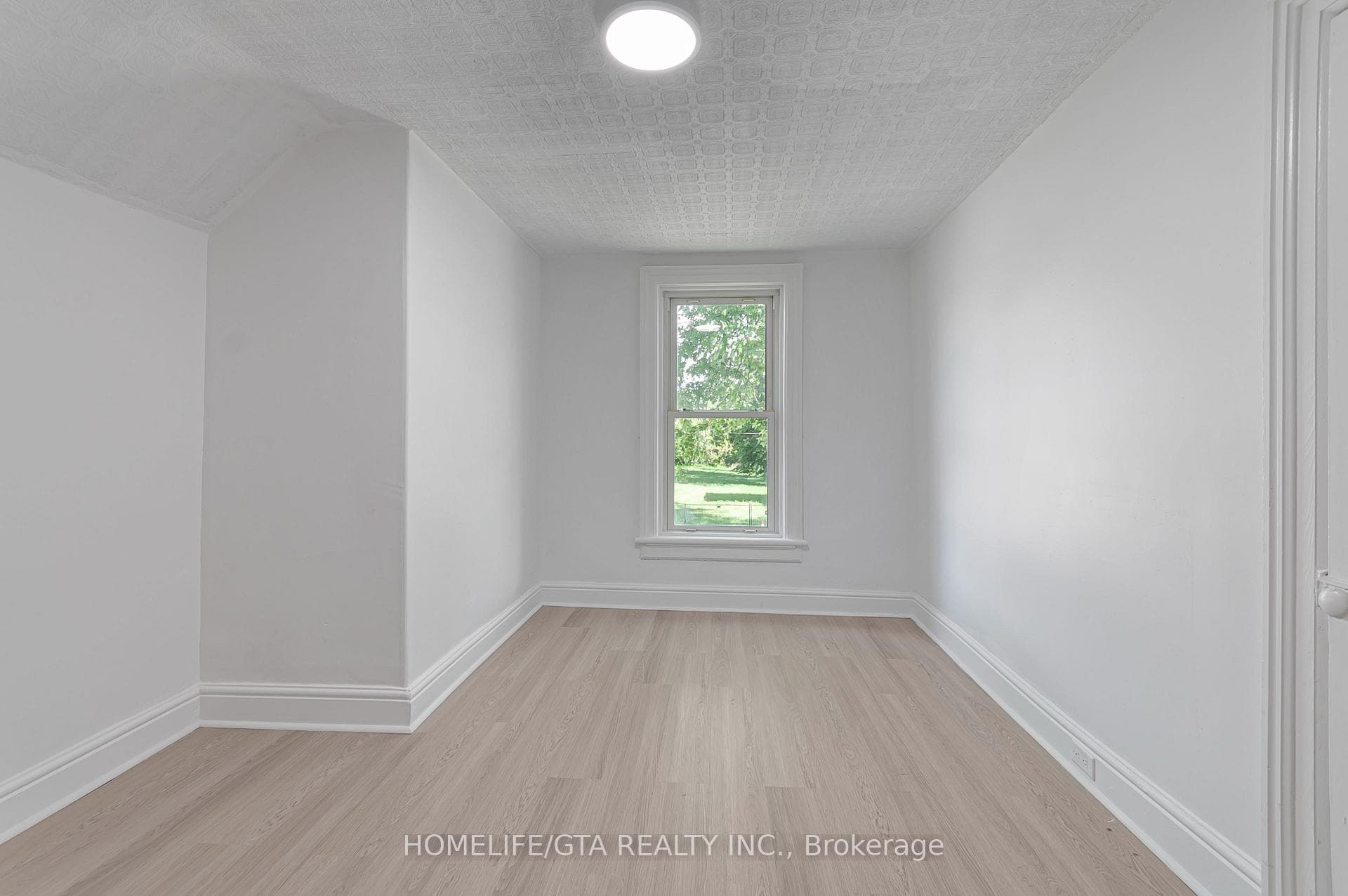Primary Bedroom Large Walk in closet
