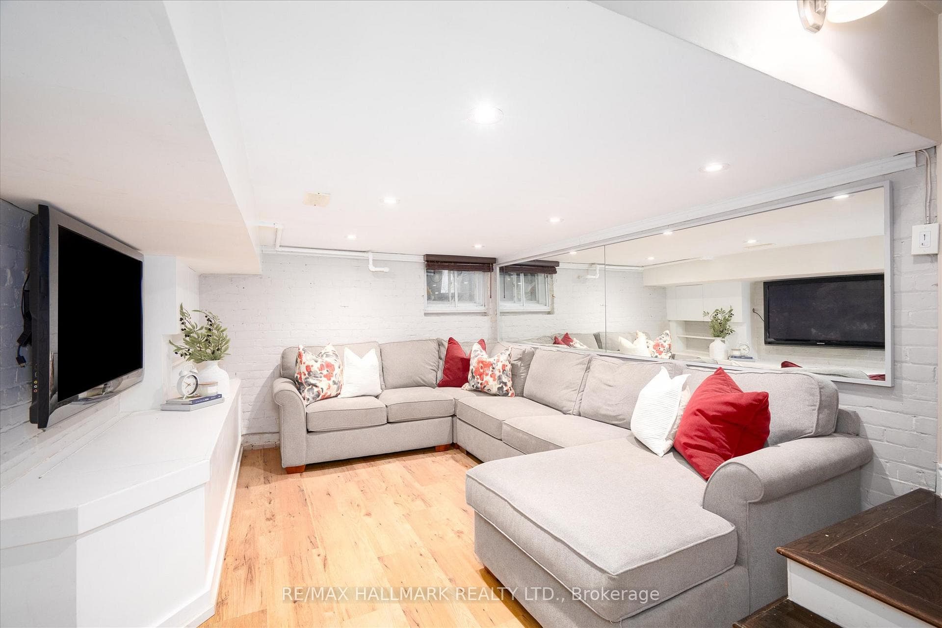 282 Lee Avenue photo 18
