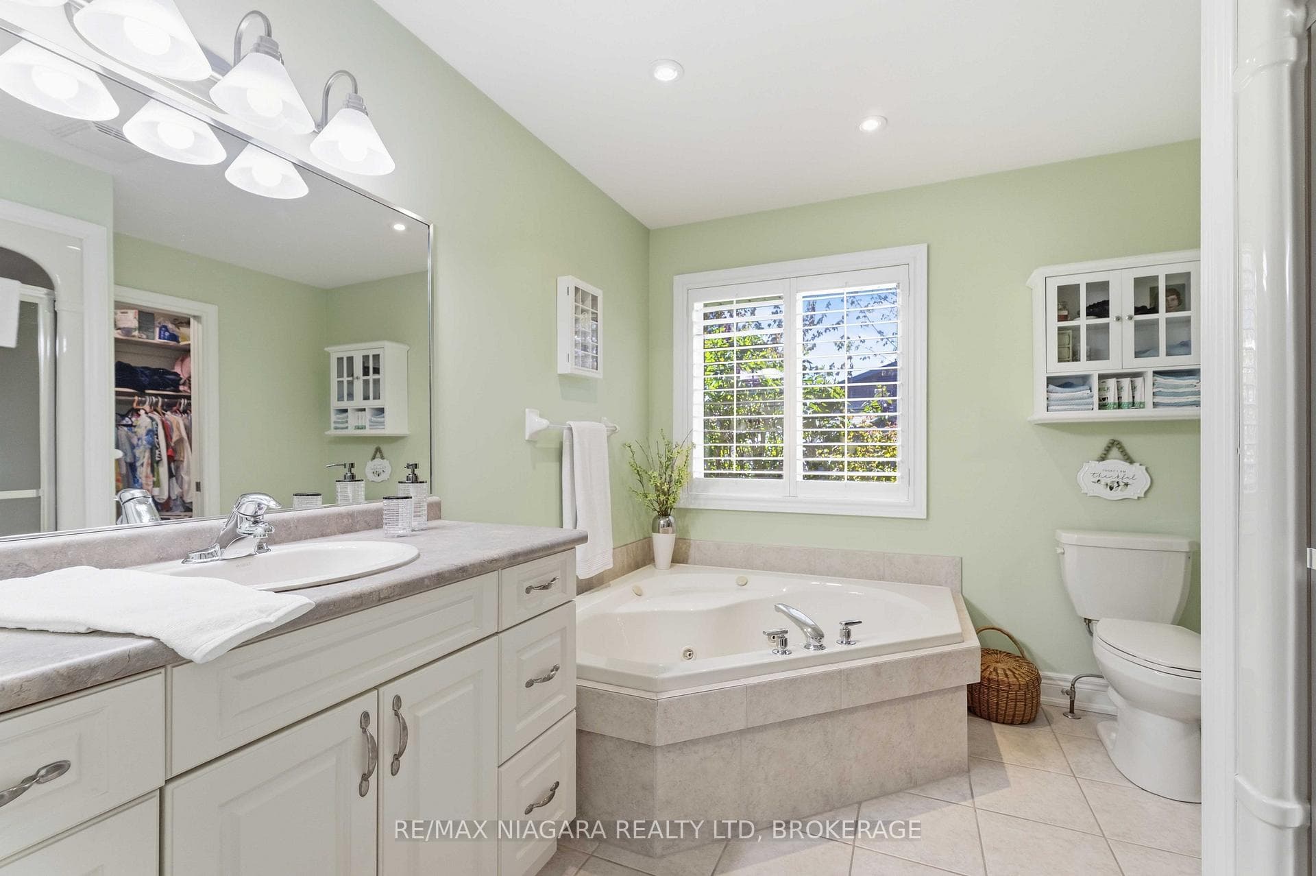 14 Nicholas Drive photo 24