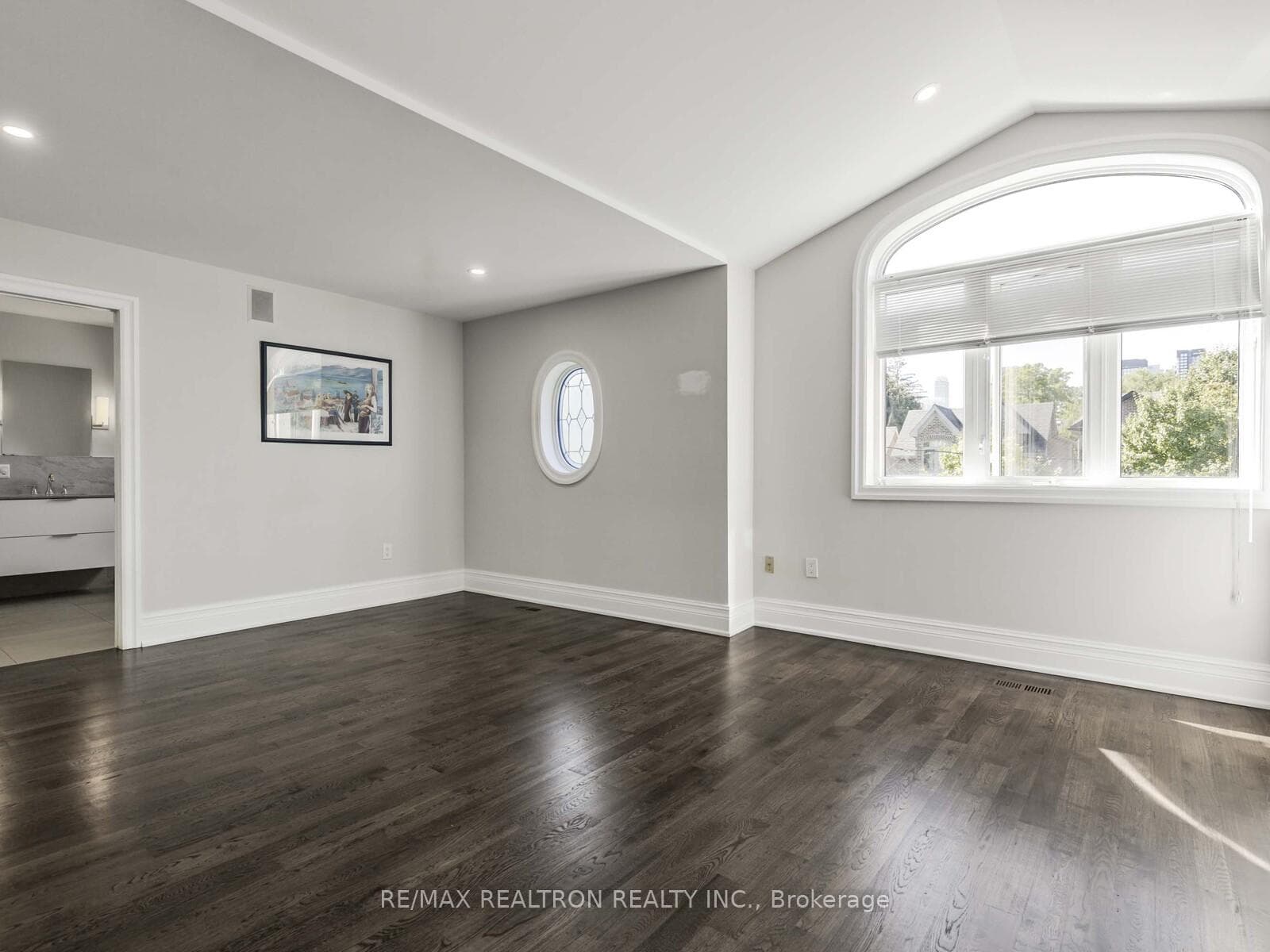 53 Walder Avenue photo 14