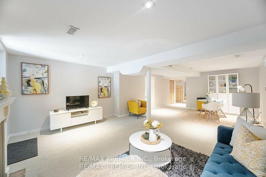 37 Furrows End photo 35