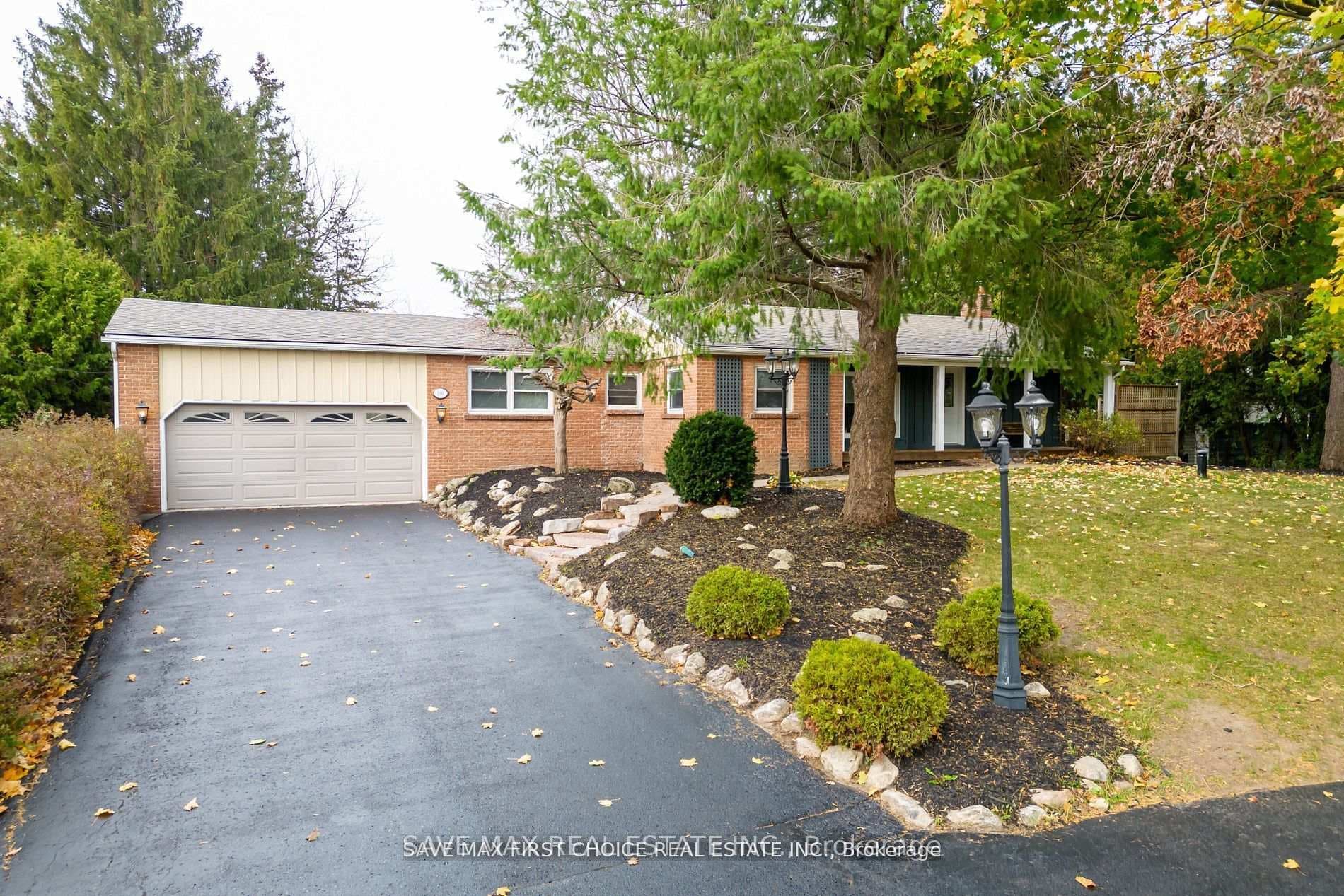 180 Columbus Road photo 1