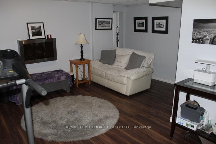 1507 Gore Street photo 27