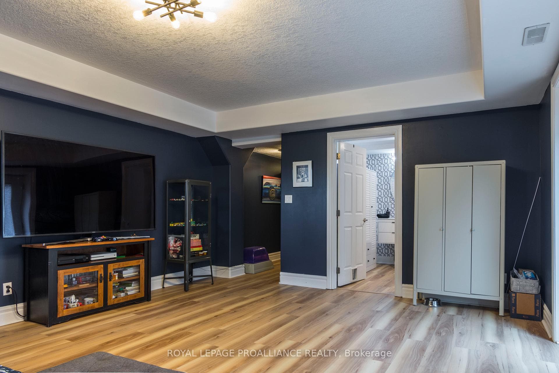 145 Farley Avenue Unit 103 photo 19
