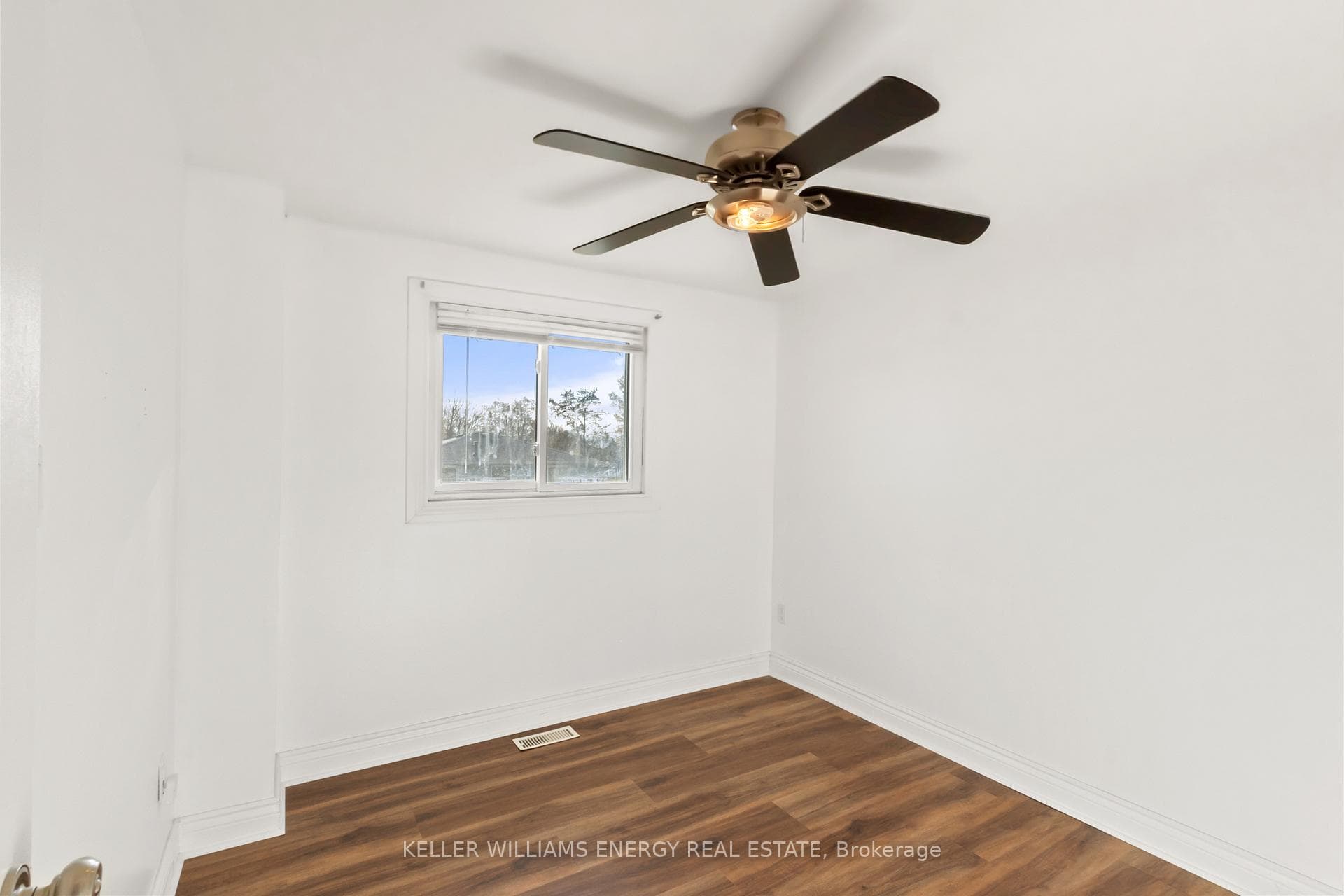 11 Hobbs Drive photo 24