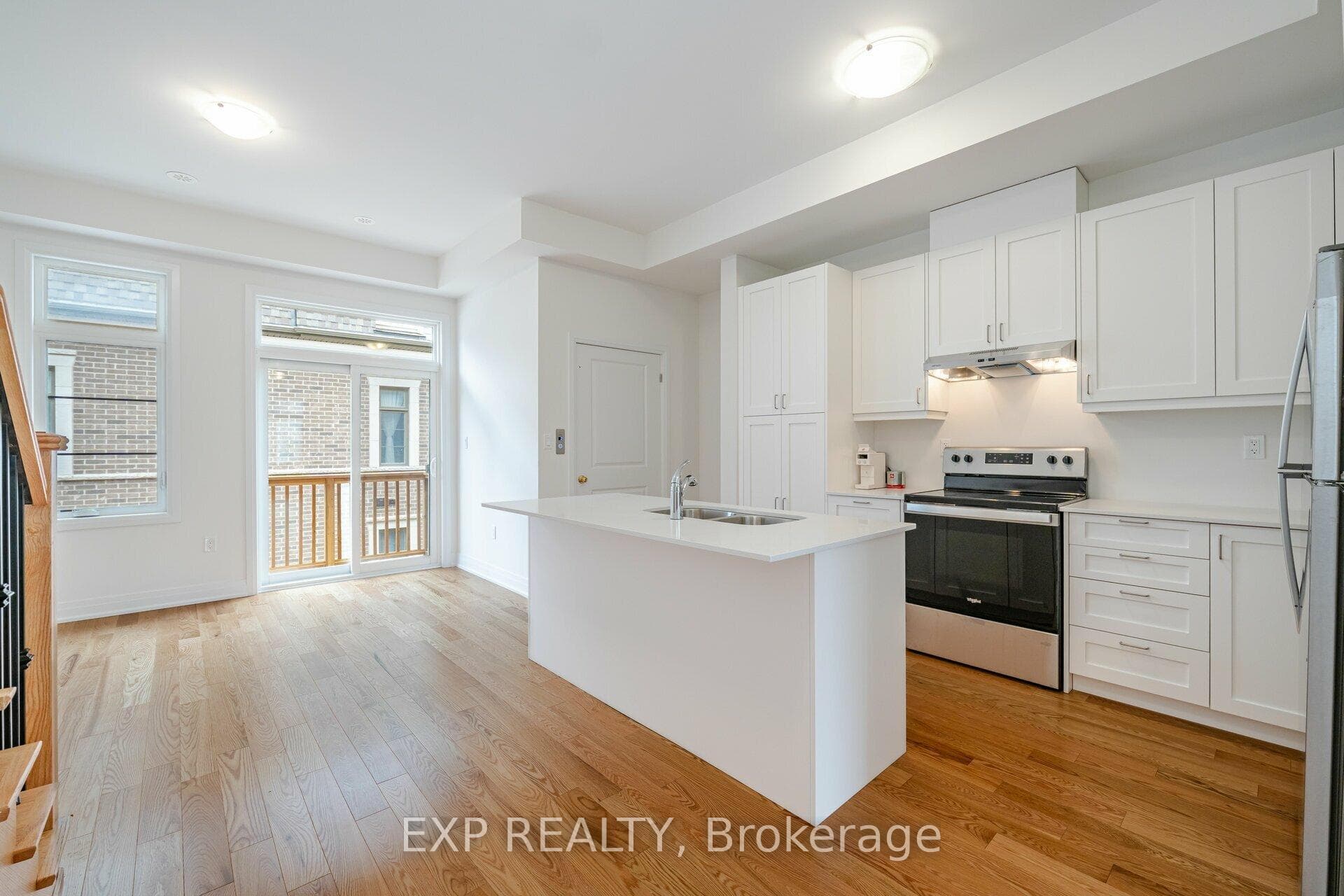 209 Wyndham Street photo 12