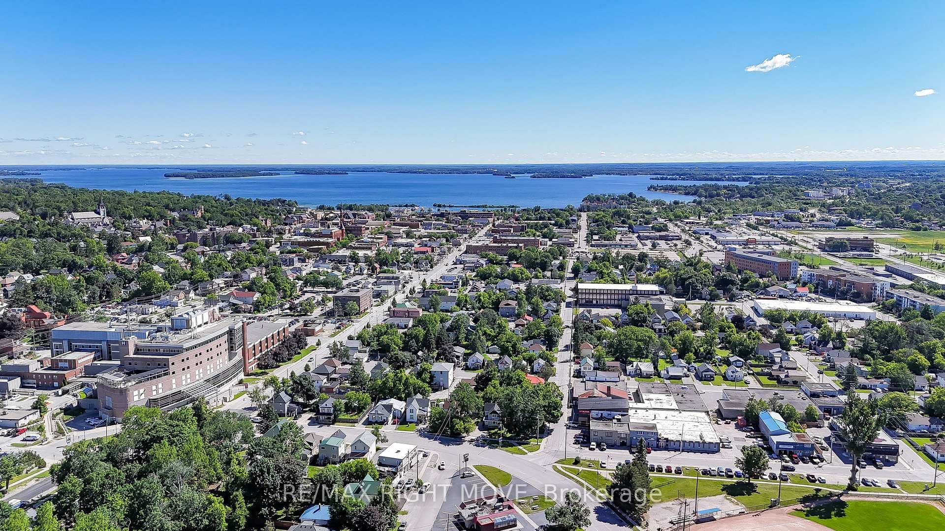 Close to Hospital and Downtown.