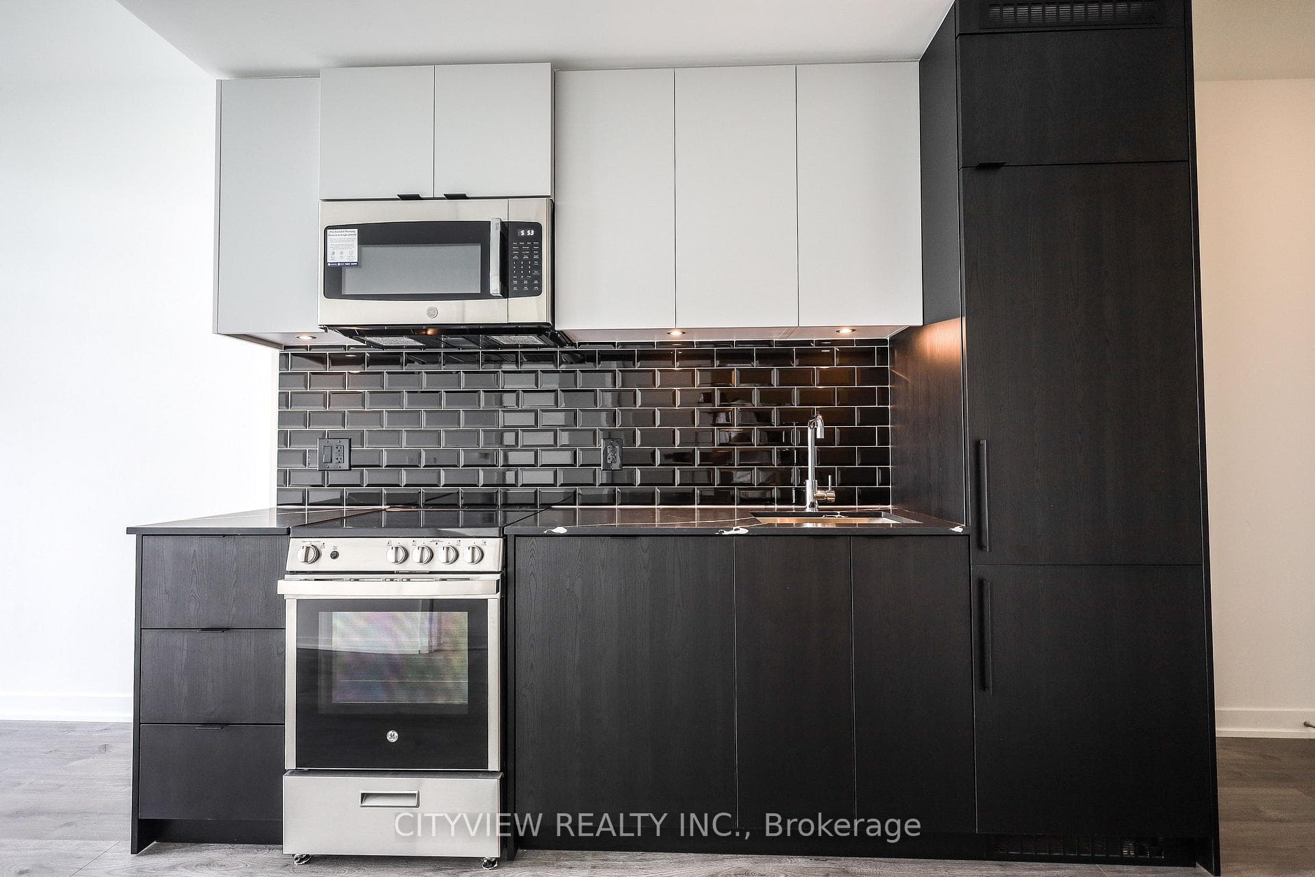 285 Dufferin Street Unit 1121 photo 9
